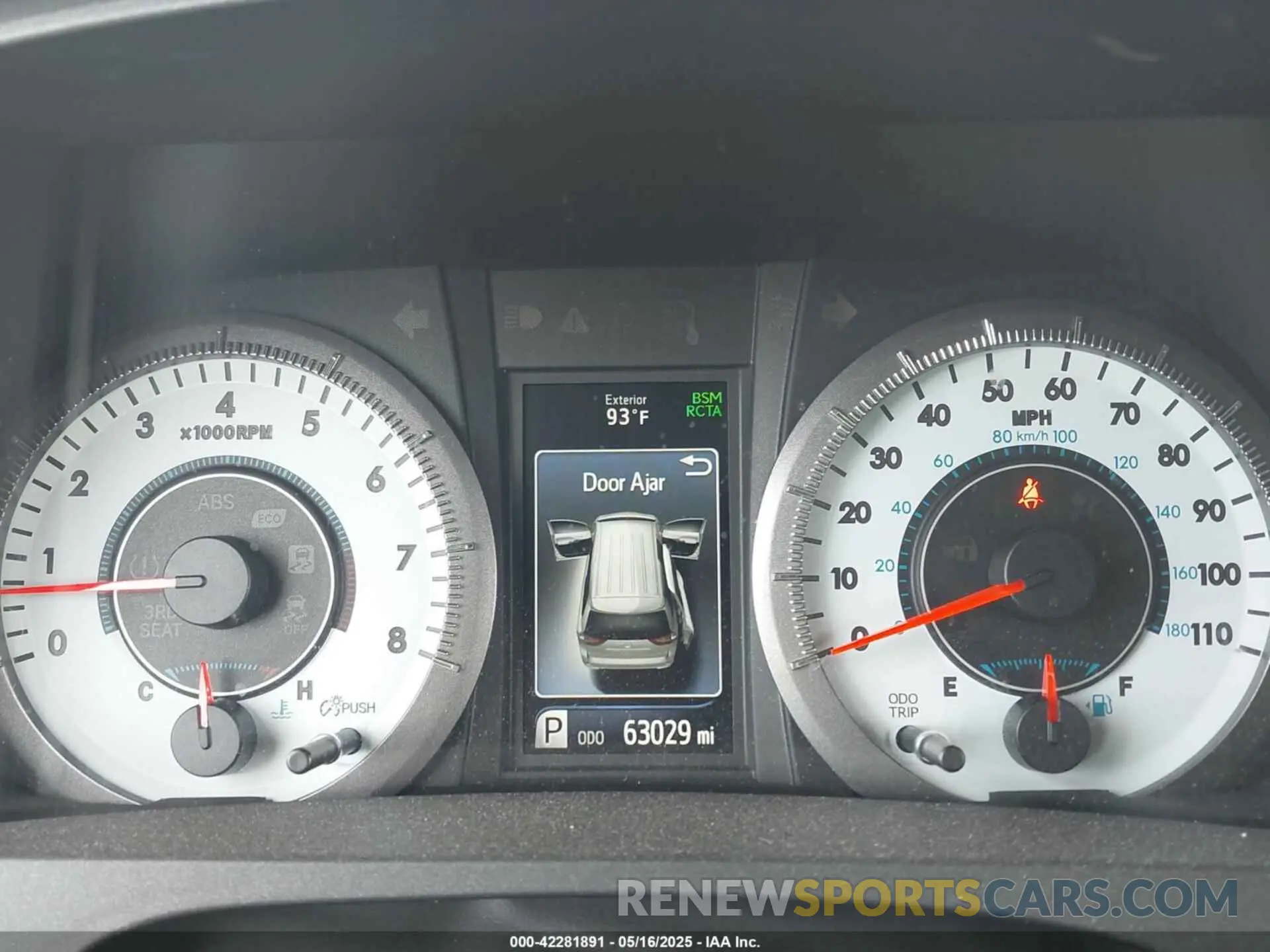 7 Photograph of a damaged car 5TDXZ3DC0KS990321 TOYOTA SIENNA 2019