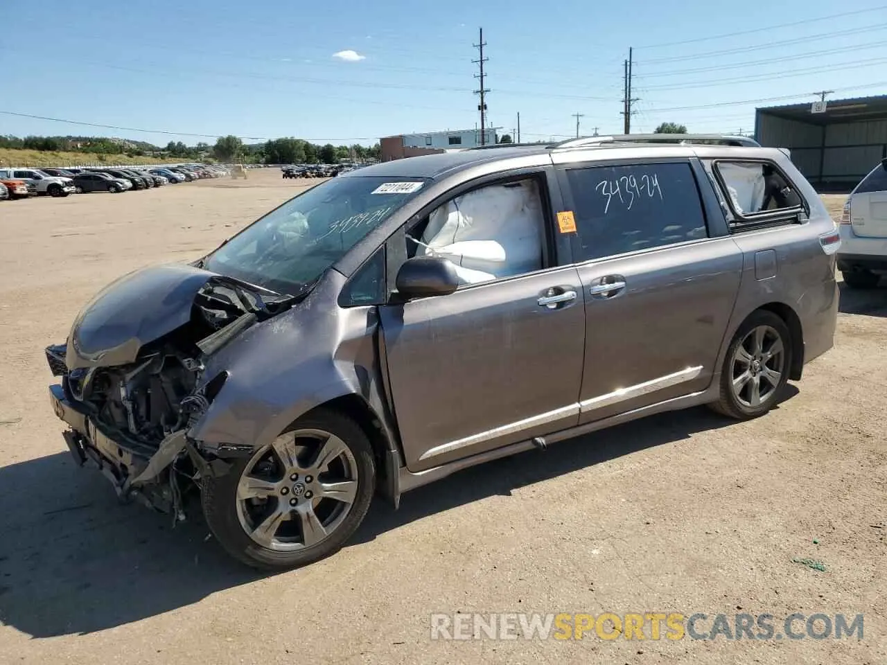 1 Photograph of a damaged car 5TDXZ3DC1KS002415 TOYOTA SIENNA 2019