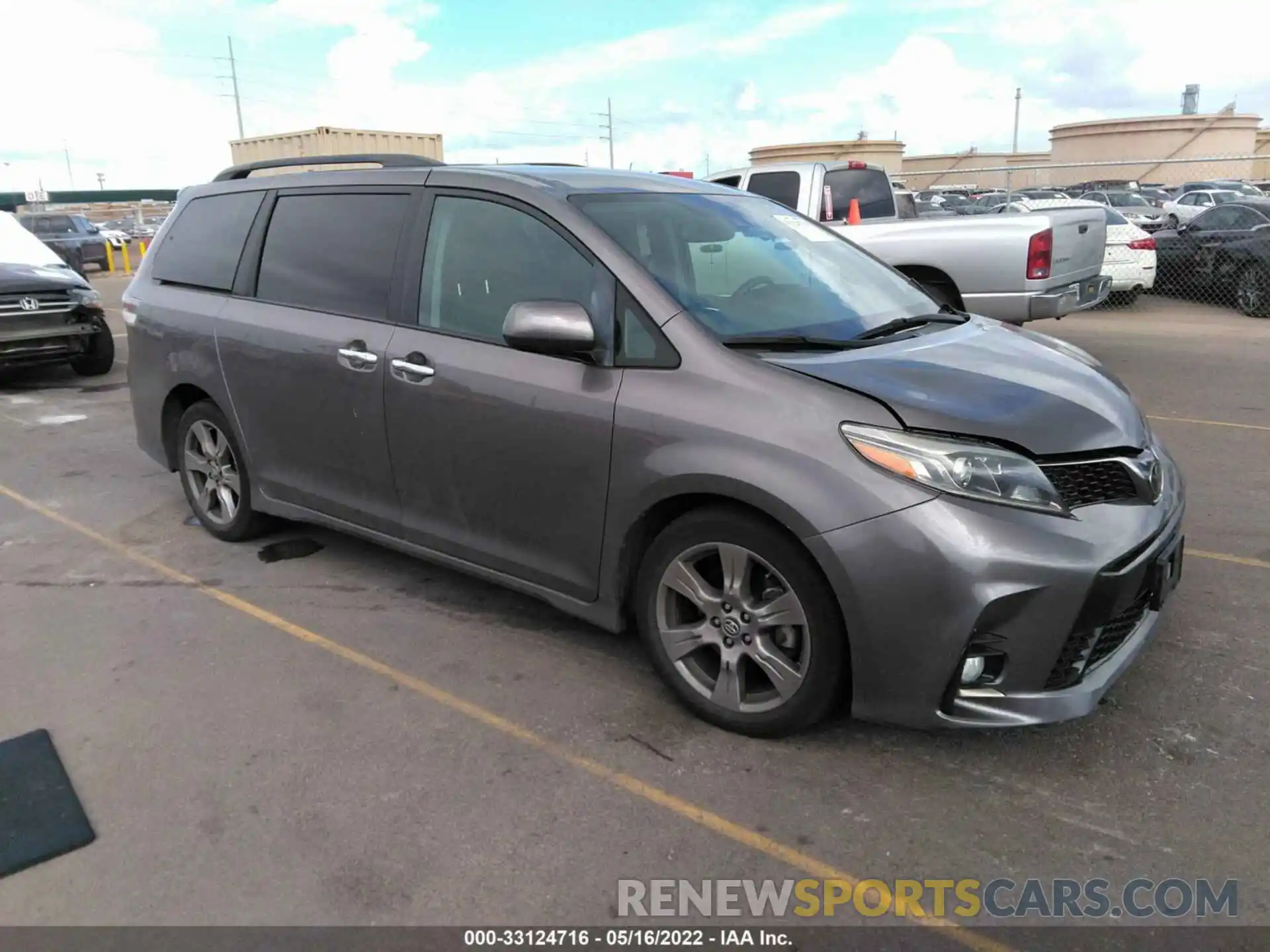 1 Photograph of a damaged car 5TDXZ3DC1KS986701 TOYOTA SIENNA 2019