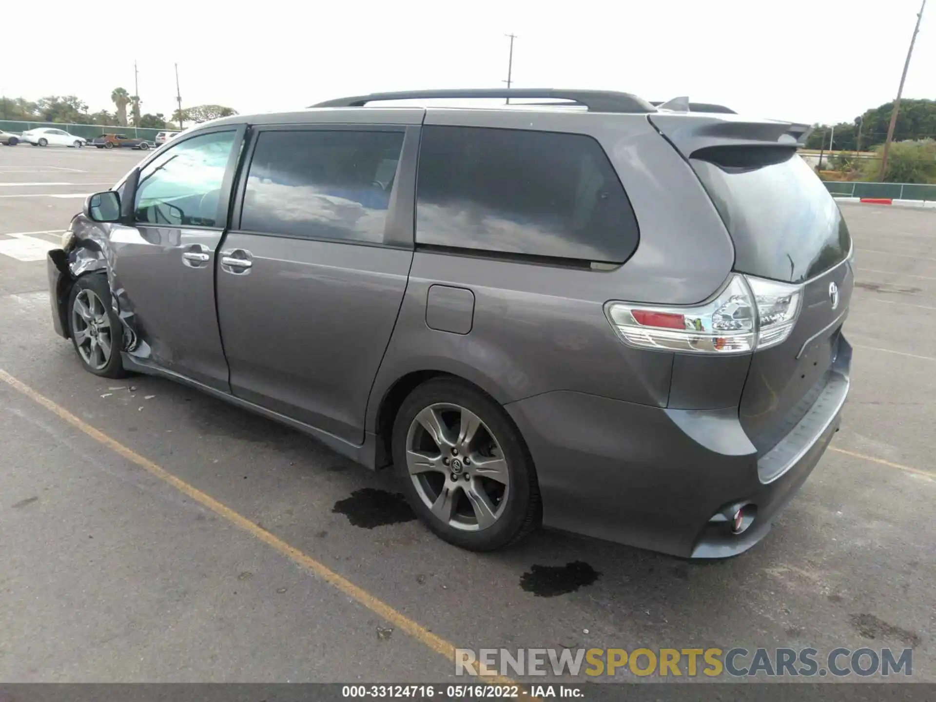 3 Photograph of a damaged car 5TDXZ3DC1KS986701 TOYOTA SIENNA 2019