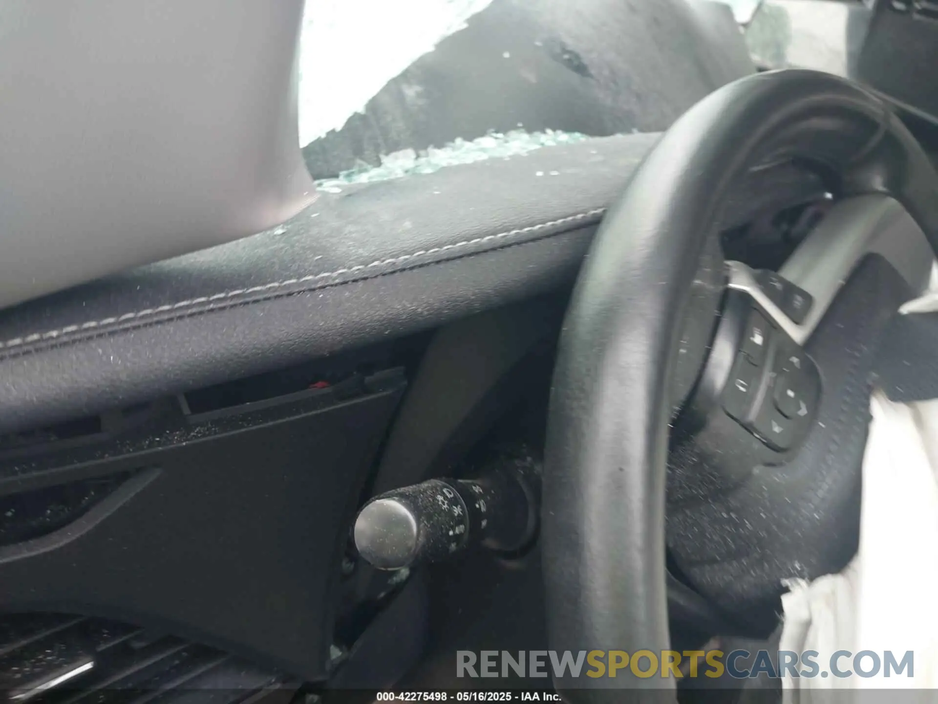 14 Photograph of a damaged car 5TDXZ3DC4KS014221 TOYOTA SIENNA 2019