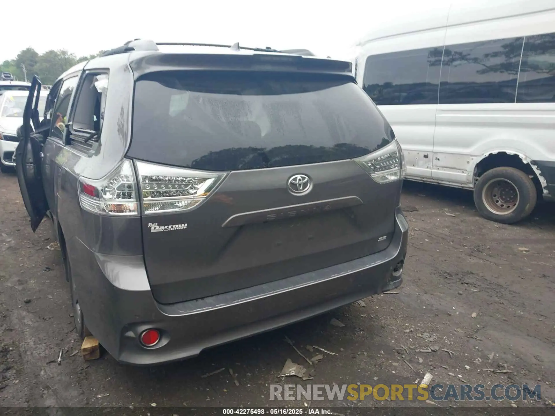 15 Photograph of a damaged car 5TDXZ3DC4KS014221 TOYOTA SIENNA 2019