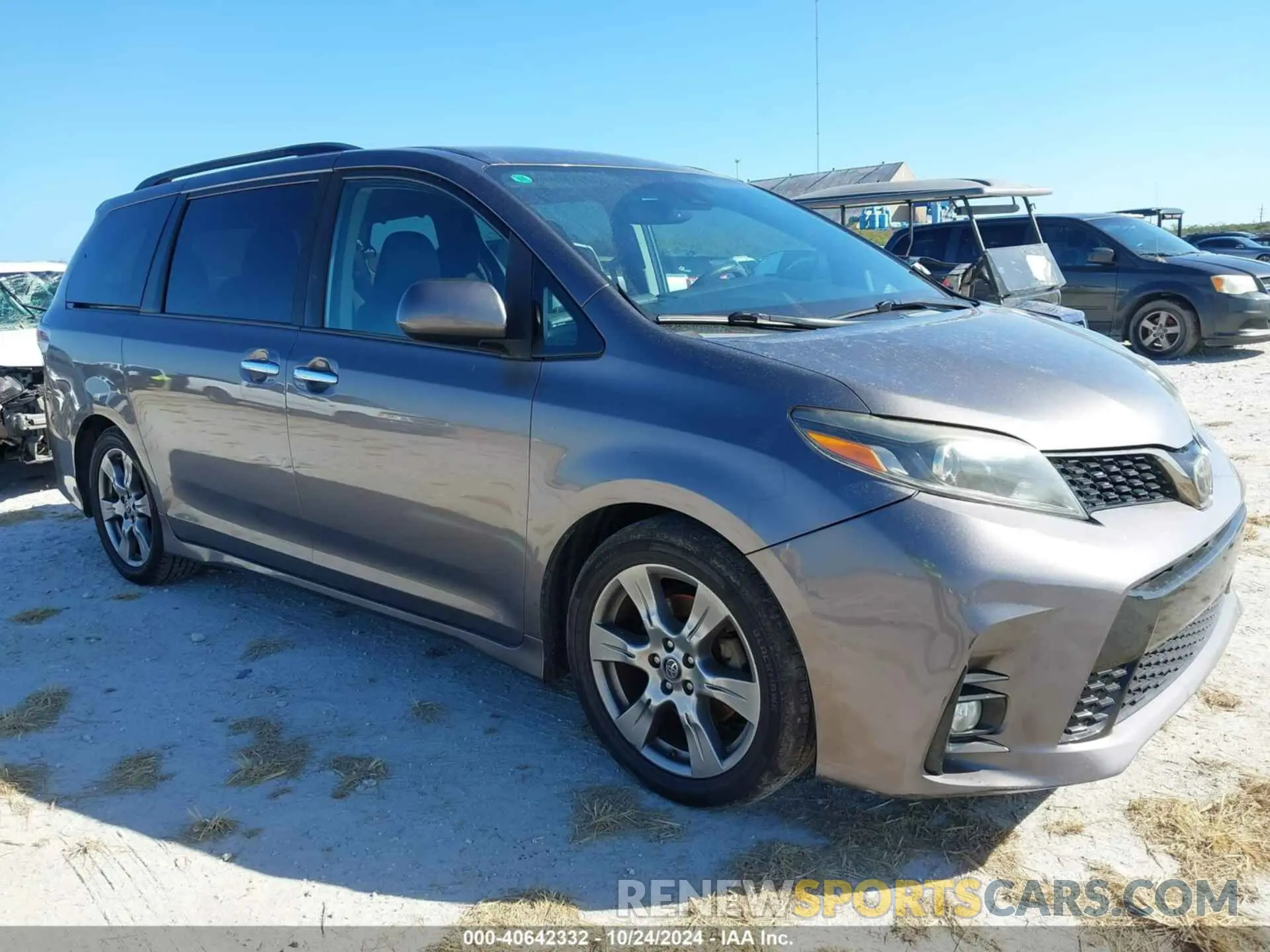 1 Photograph of a damaged car 5TDXZ3DC4KS977586 TOYOTA SIENNA 2019
