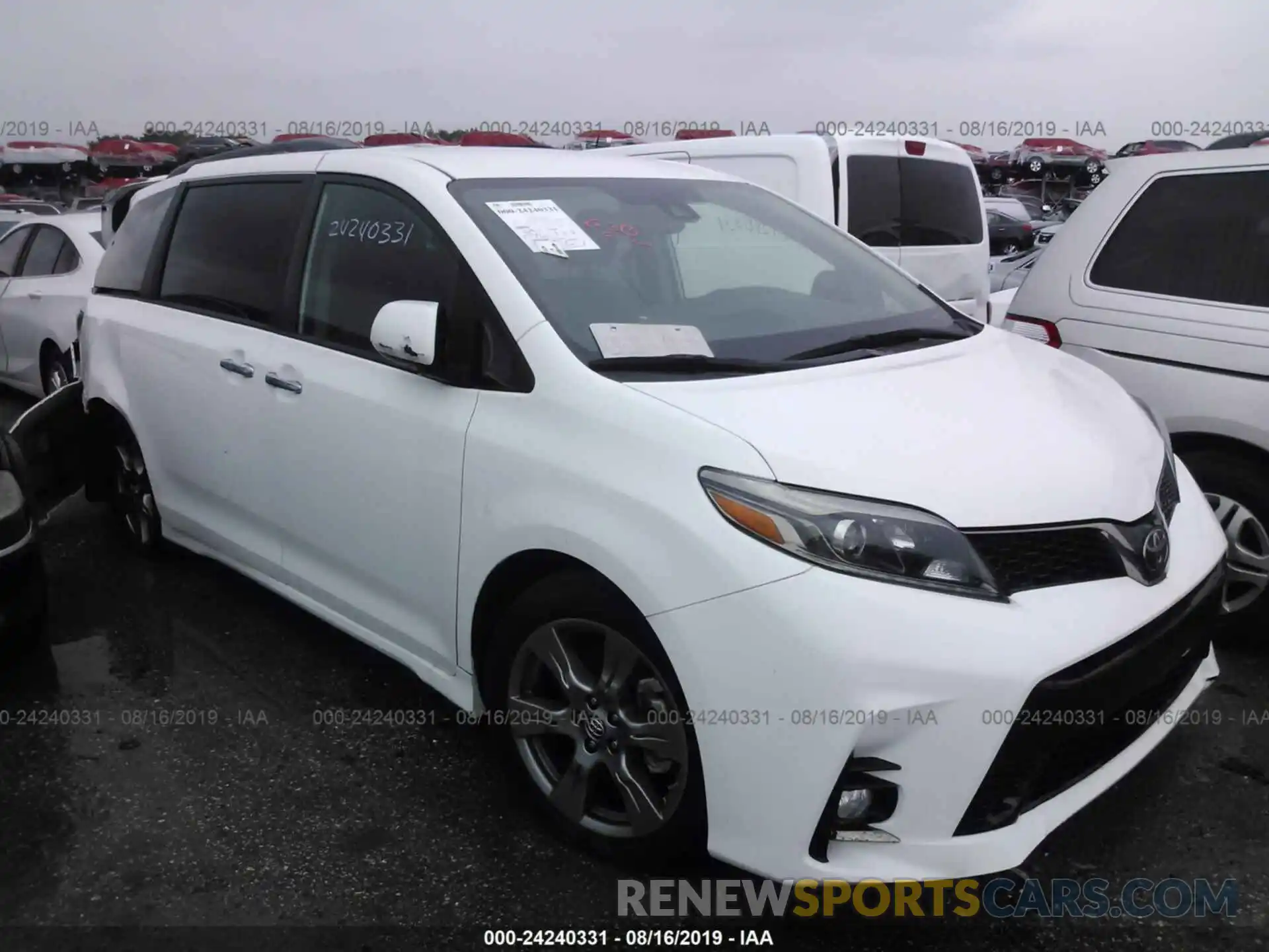 1 Photograph of a damaged car 5TDXZ3DC4KS985803 TOYOTA SIENNA 2019