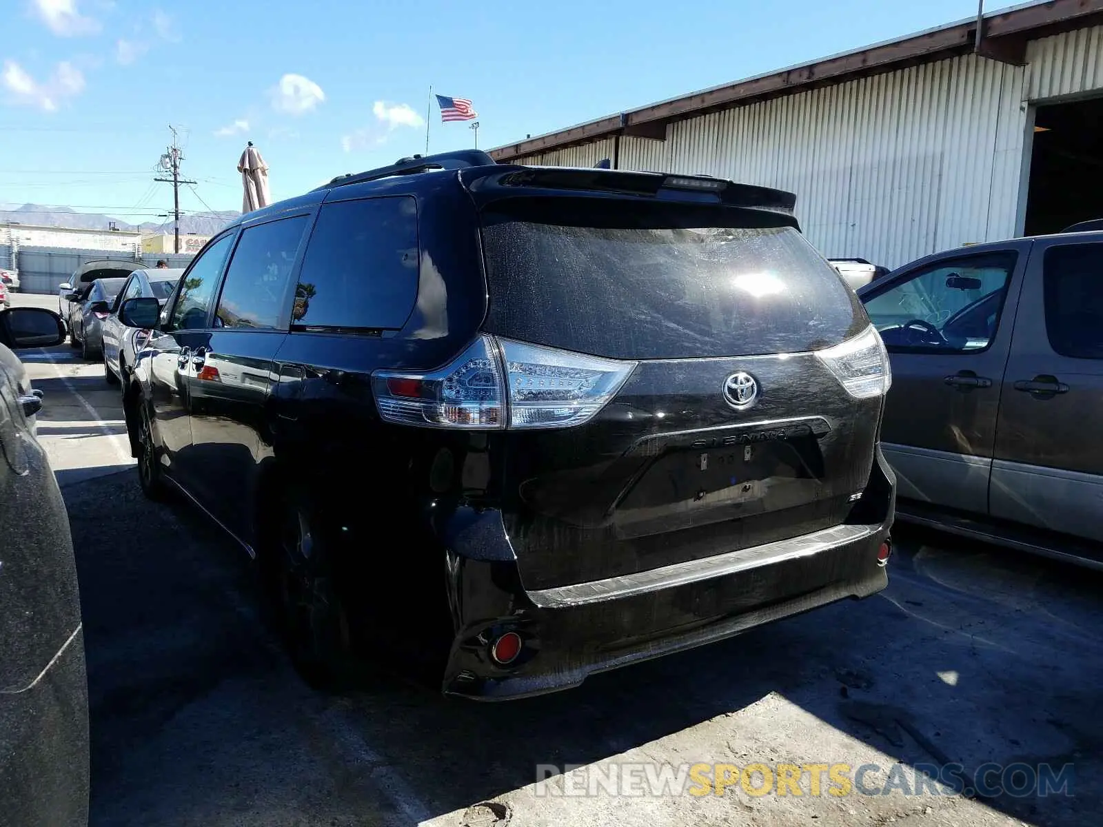 3 Photograph of a damaged car 5TDXZ3DC7KS012513 TOYOTA SIENNA 2019