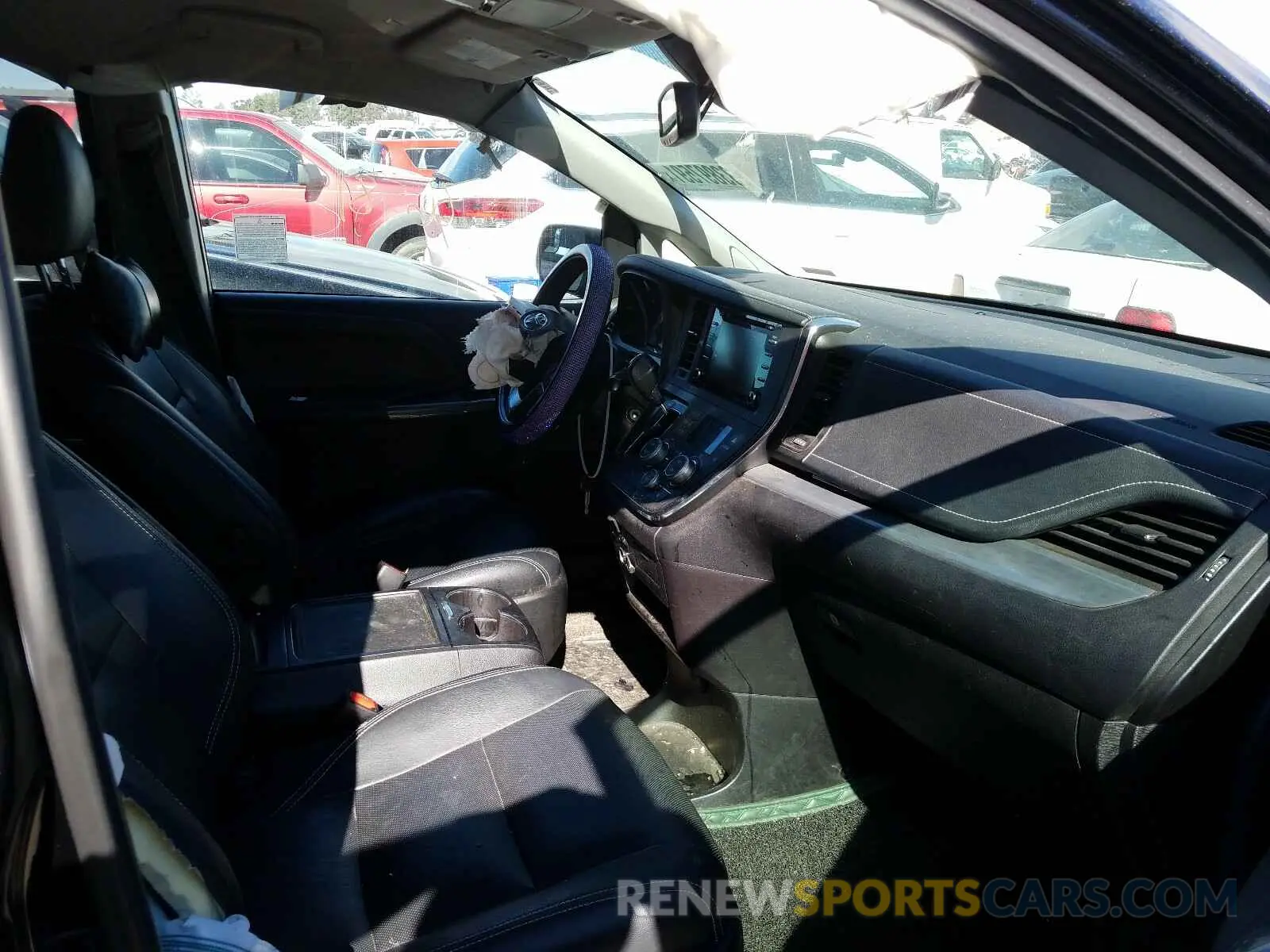 5 Photograph of a damaged car 5TDXZ3DC7KS012513 TOYOTA SIENNA 2019