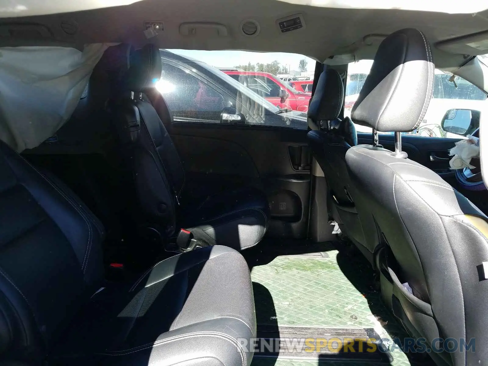 6 Photograph of a damaged car 5TDXZ3DC7KS012513 TOYOTA SIENNA 2019