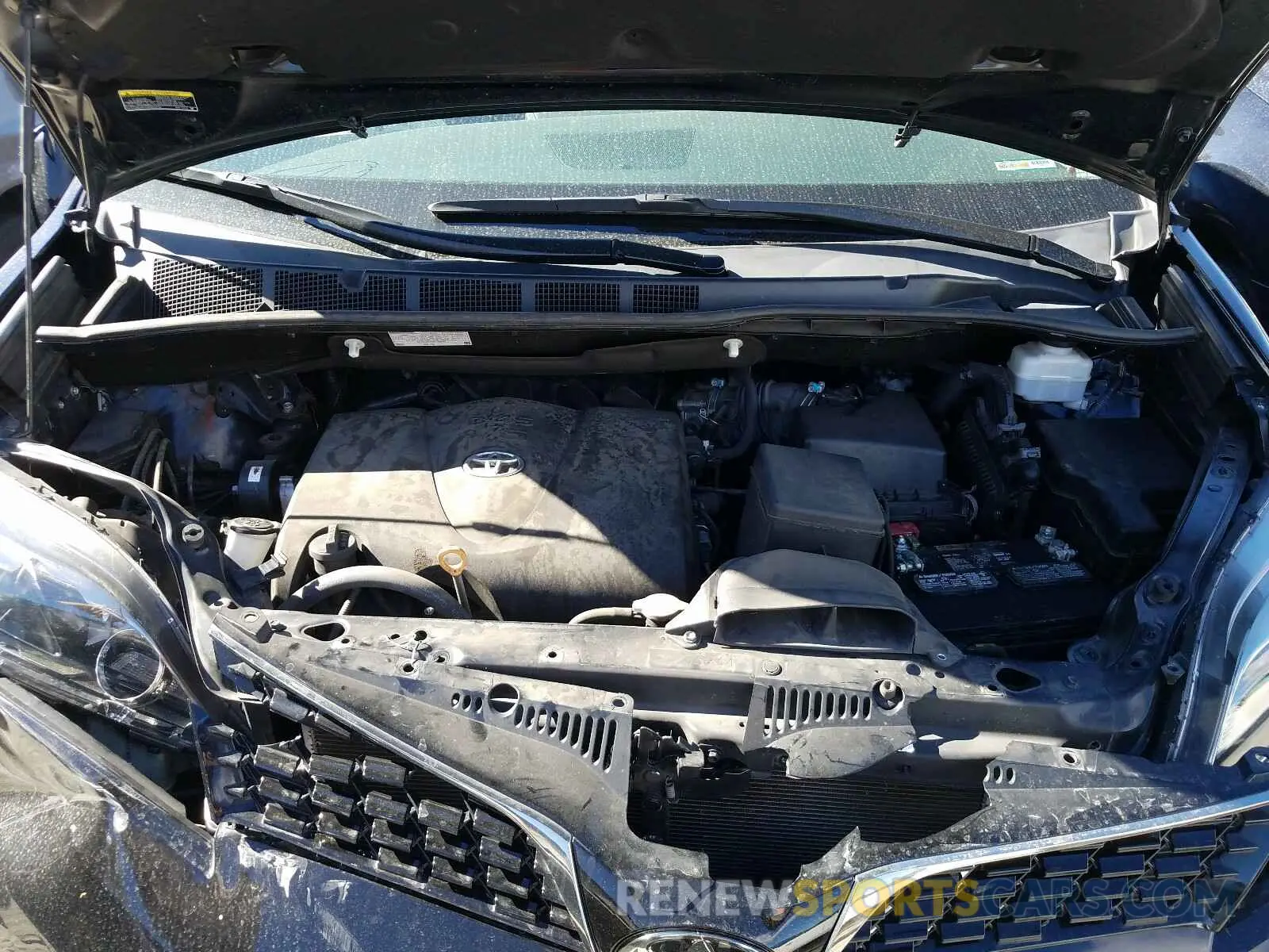 7 Photograph of a damaged car 5TDXZ3DC7KS012513 TOYOTA SIENNA 2019