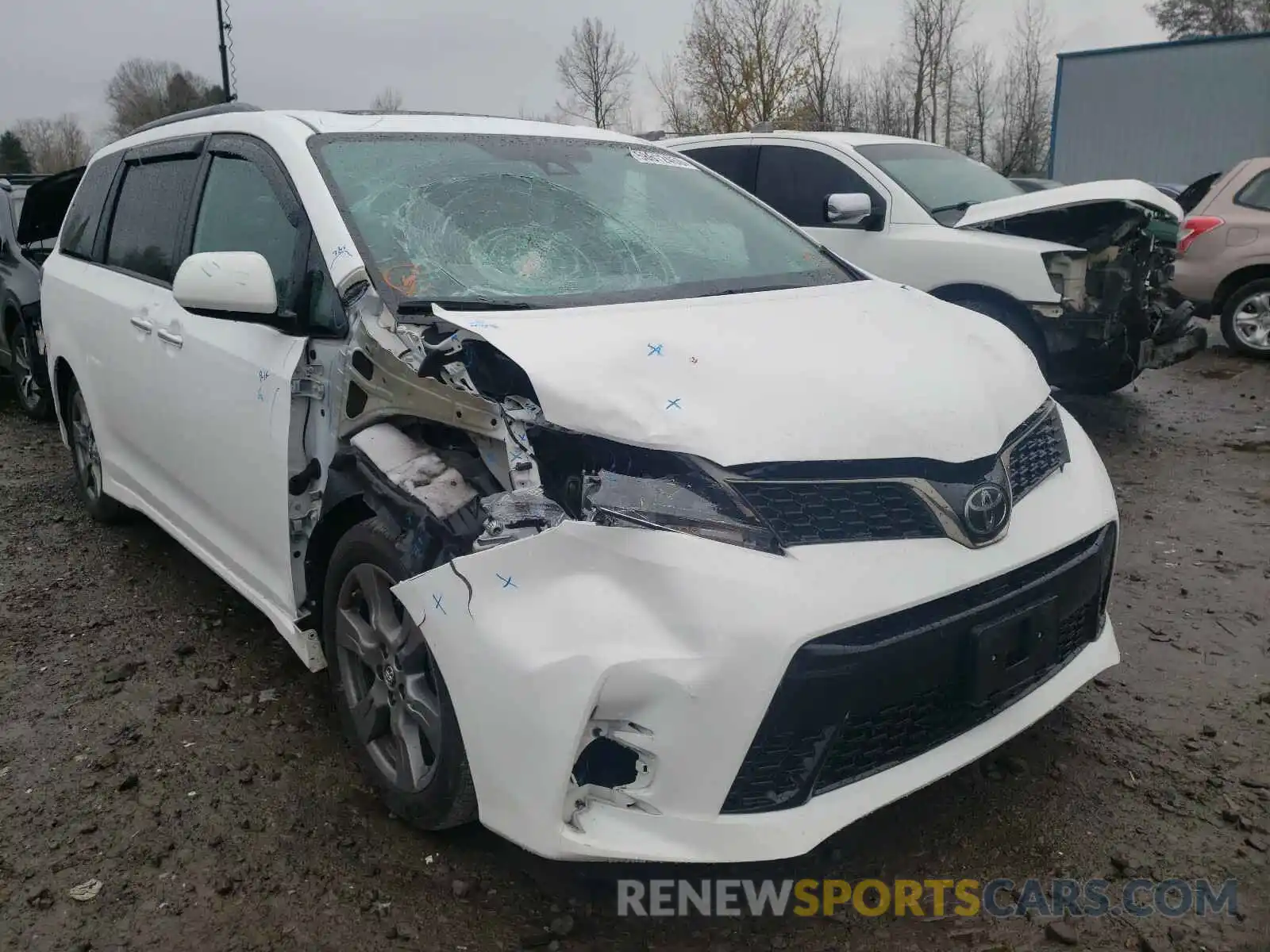 1 Photograph of a damaged car 5TDXZ3DC8KS011323 TOYOTA SIENNA 2019