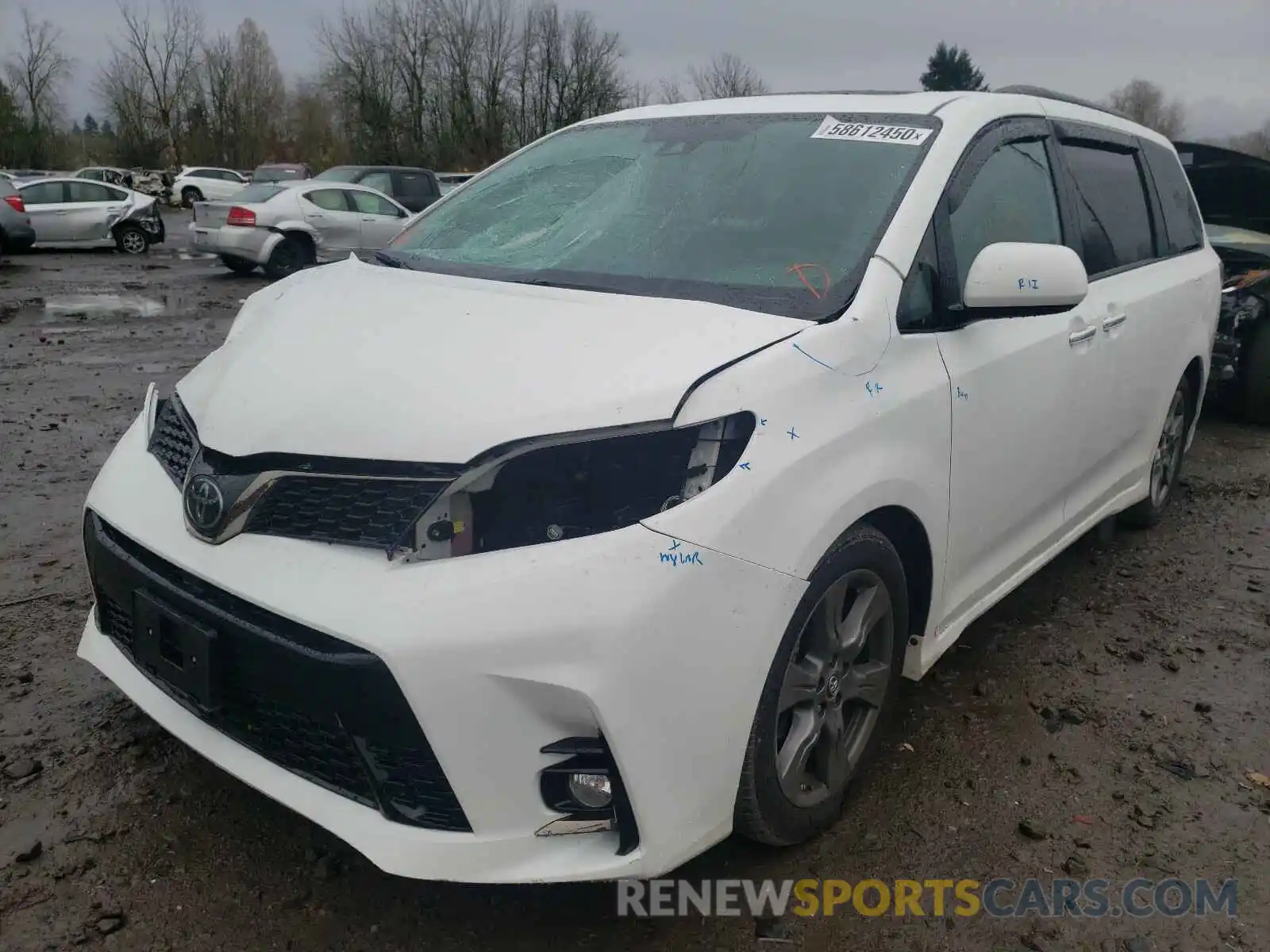 2 Photograph of a damaged car 5TDXZ3DC8KS011323 TOYOTA SIENNA 2019