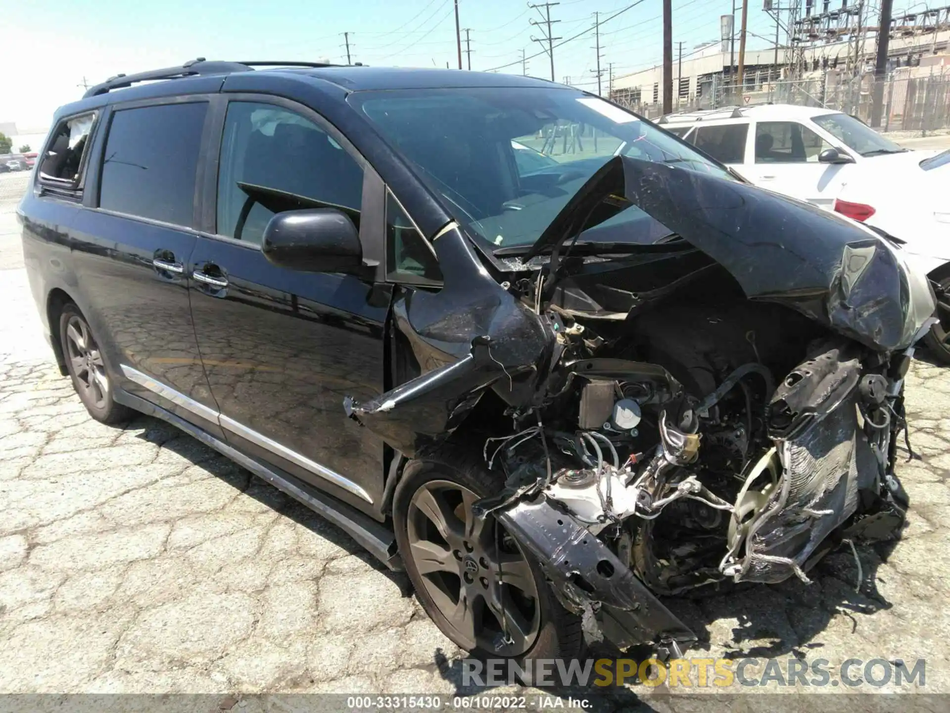 1 Photograph of a damaged car 5TDXZ3DC8KS976487 TOYOTA SIENNA 2019