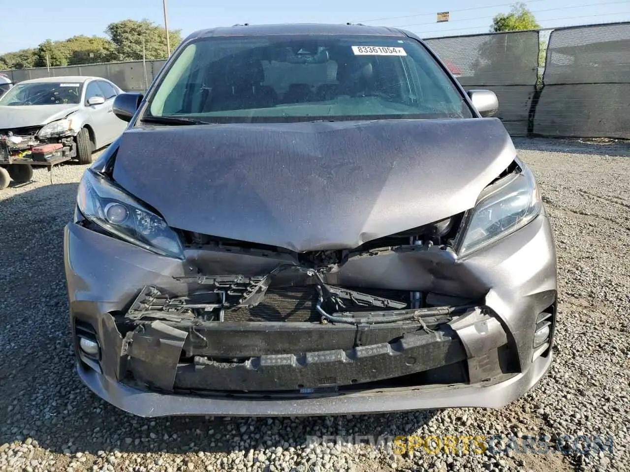 5 Photograph of a damaged car 5TDXZ3DC8KS993211 TOYOTA SIENNA 2019