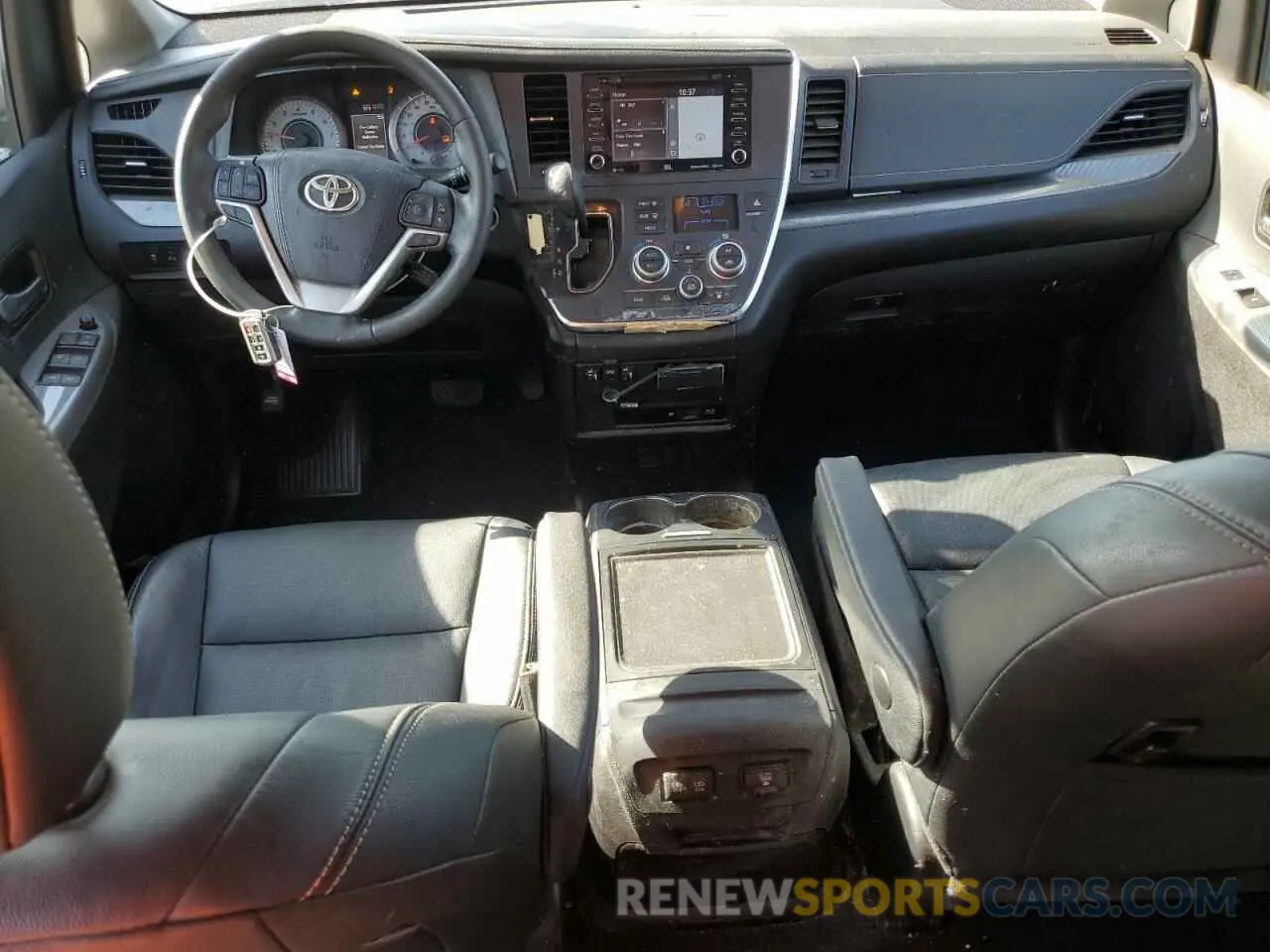 8 Photograph of a damaged car 5TDXZ3DC8KS993211 TOYOTA SIENNA 2019