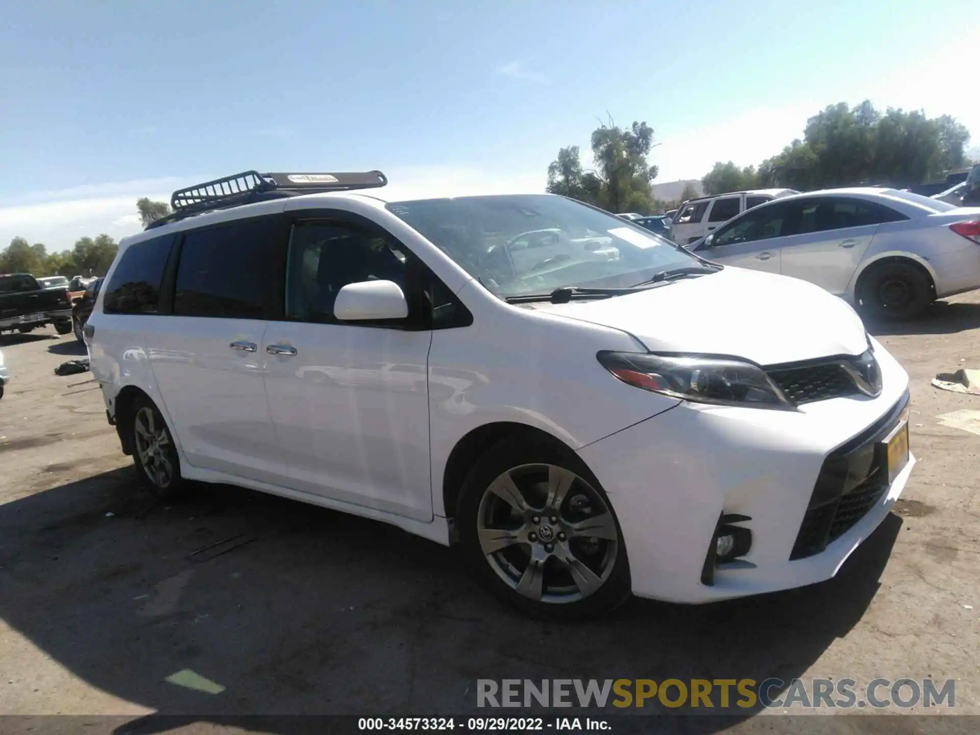 1 Photograph of a damaged car 5TDXZ3DC9KS967765 TOYOTA SIENNA 2019