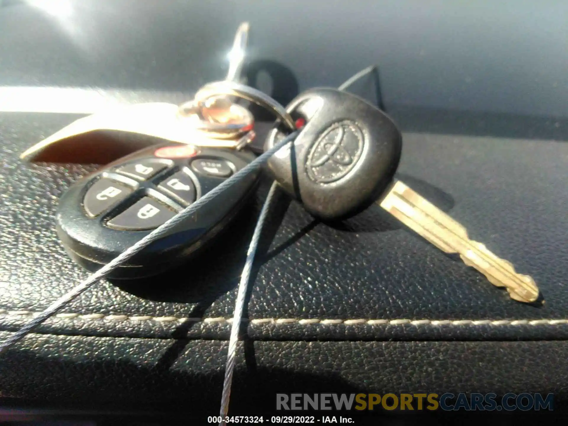 11 Photograph of a damaged car 5TDXZ3DC9KS967765 TOYOTA SIENNA 2019