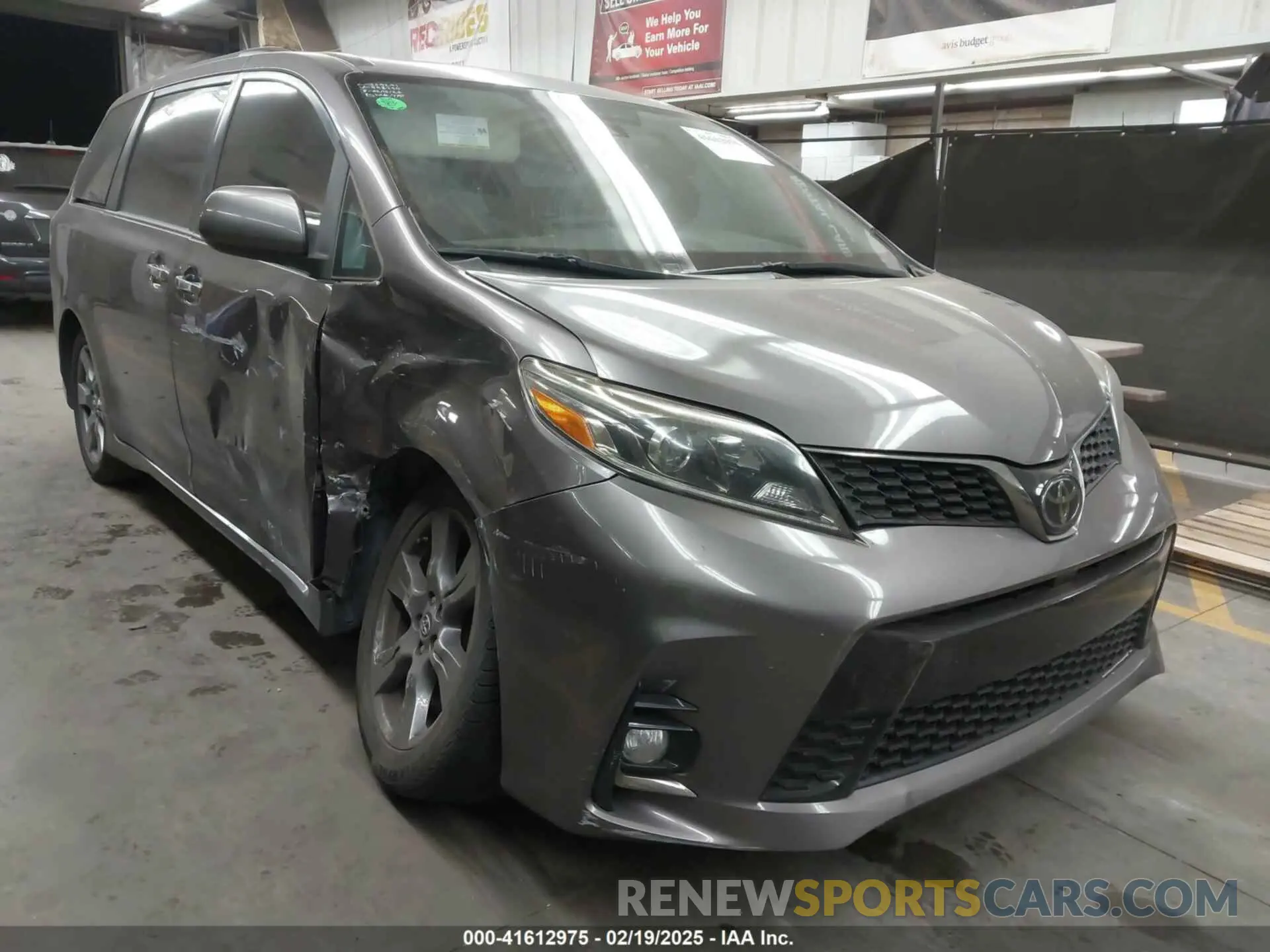 1 Photograph of a damaged car 5TDXZ3DC9KS998790 TOYOTA SIENNA 2019