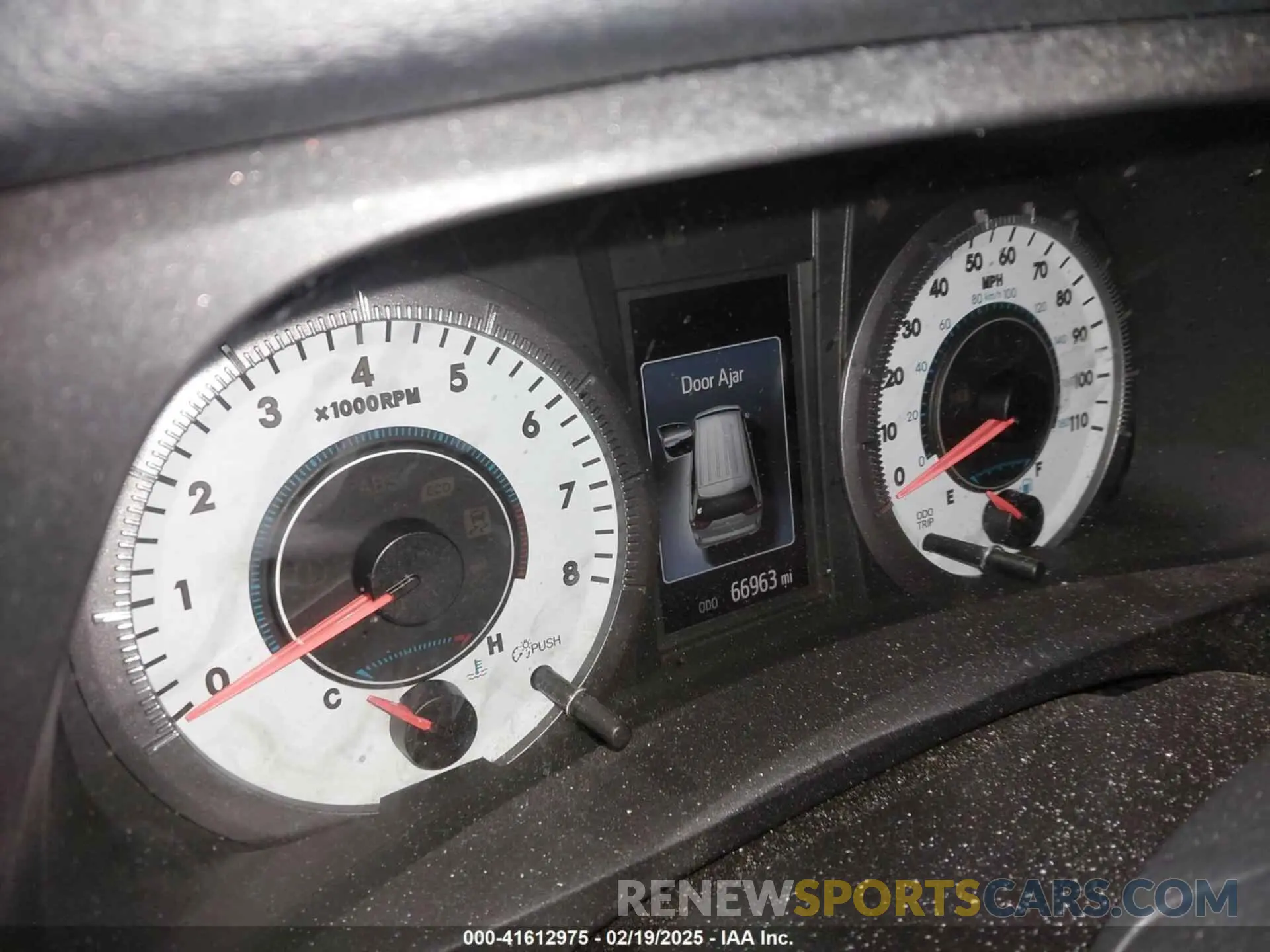 7 Photograph of a damaged car 5TDXZ3DC9KS998790 TOYOTA SIENNA 2019