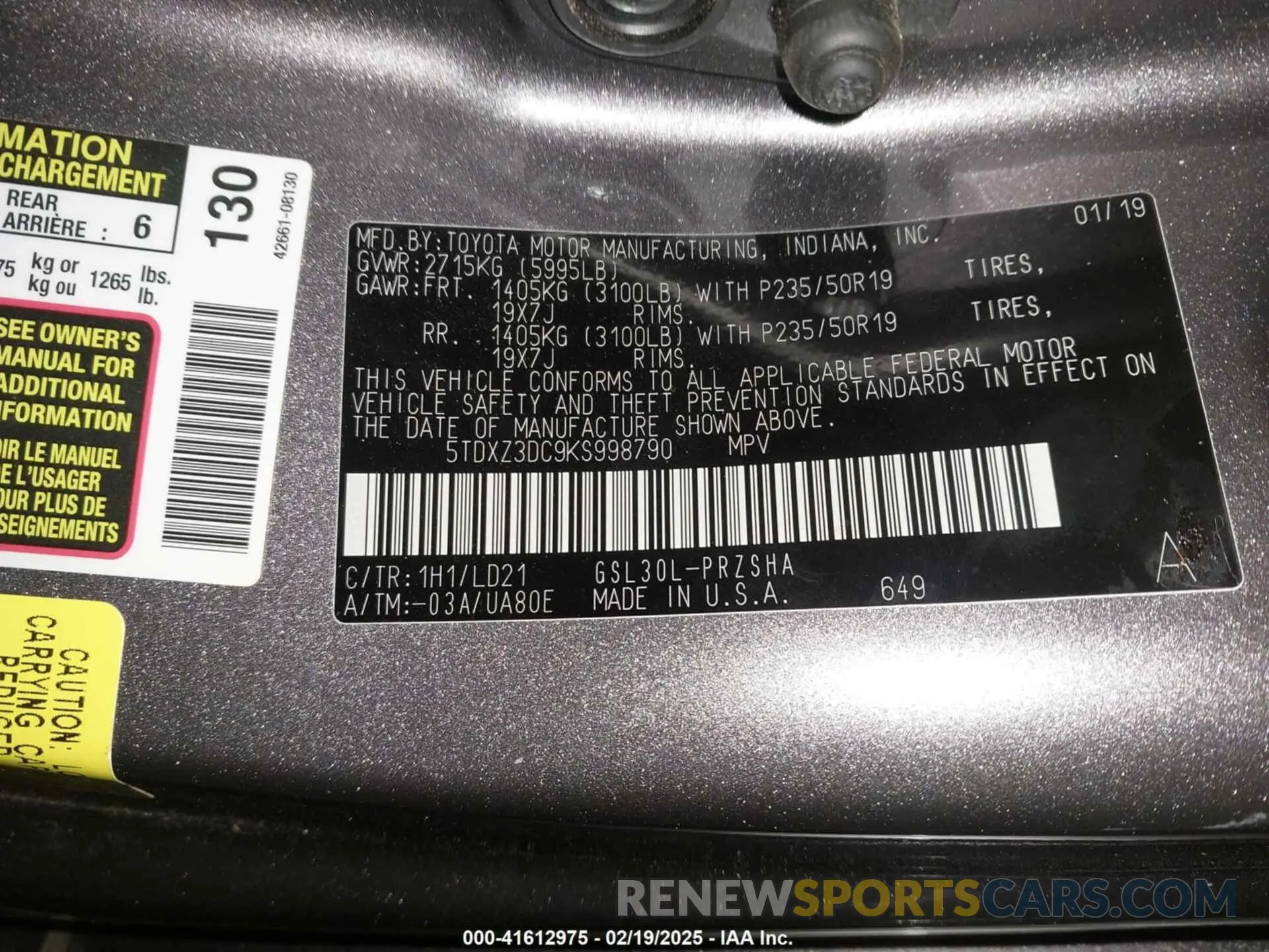 9 Photograph of a damaged car 5TDXZ3DC9KS998790 TOYOTA SIENNA 2019