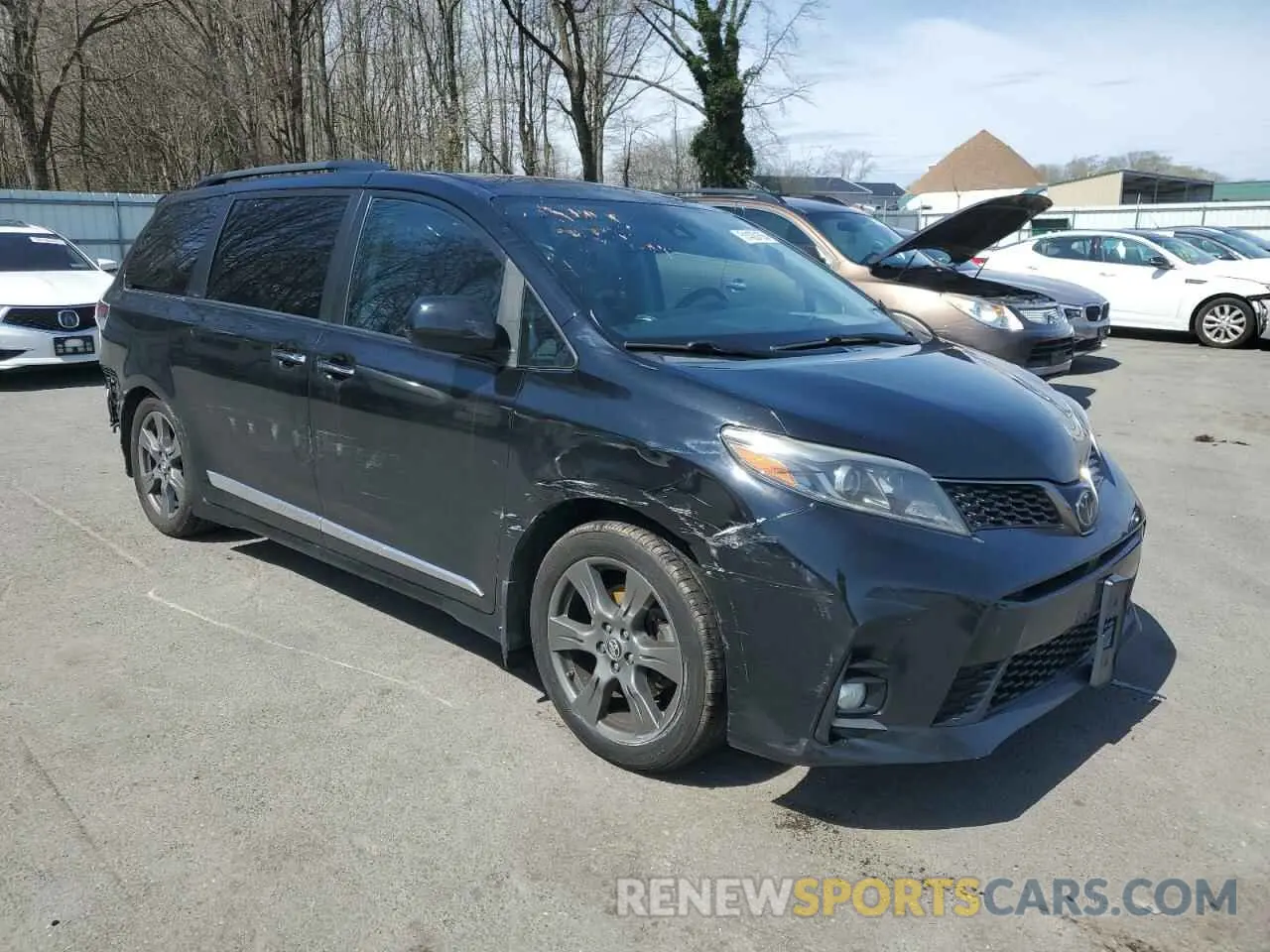 4 Photograph of a damaged car 5TDXZ3DCXKS019410 TOYOTA SIENNA 2019