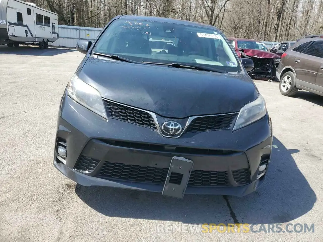 5 Photograph of a damaged car 5TDXZ3DCXKS019410 TOYOTA SIENNA 2019