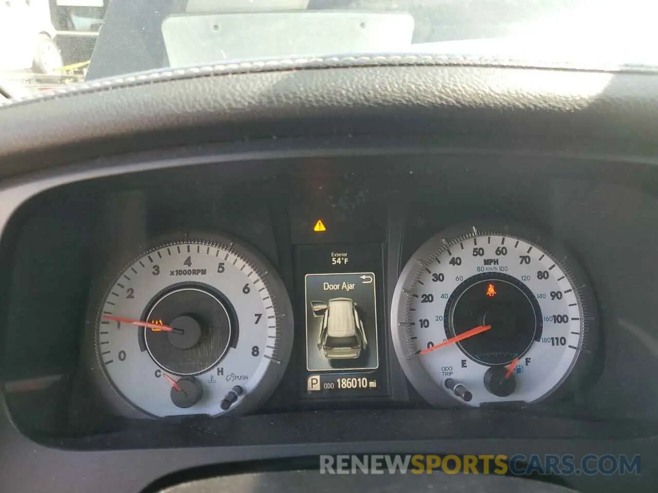 9 Photograph of a damaged car 5TDXZ3DCXKS019410 TOYOTA SIENNA 2019