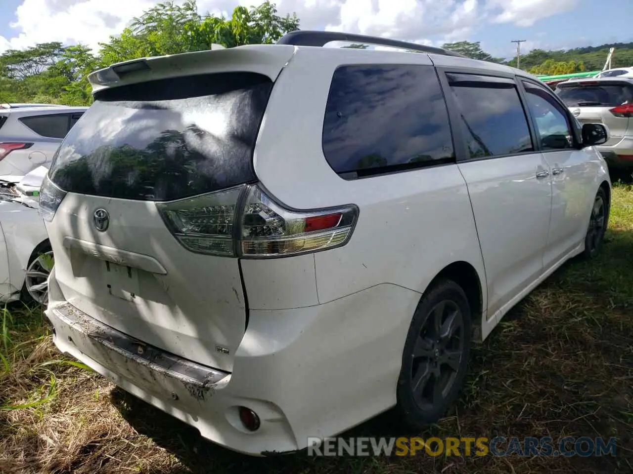 3 Photograph of a damaged car 5TDXZ3DCXKS020380 TOYOTA SIENNA 2019
