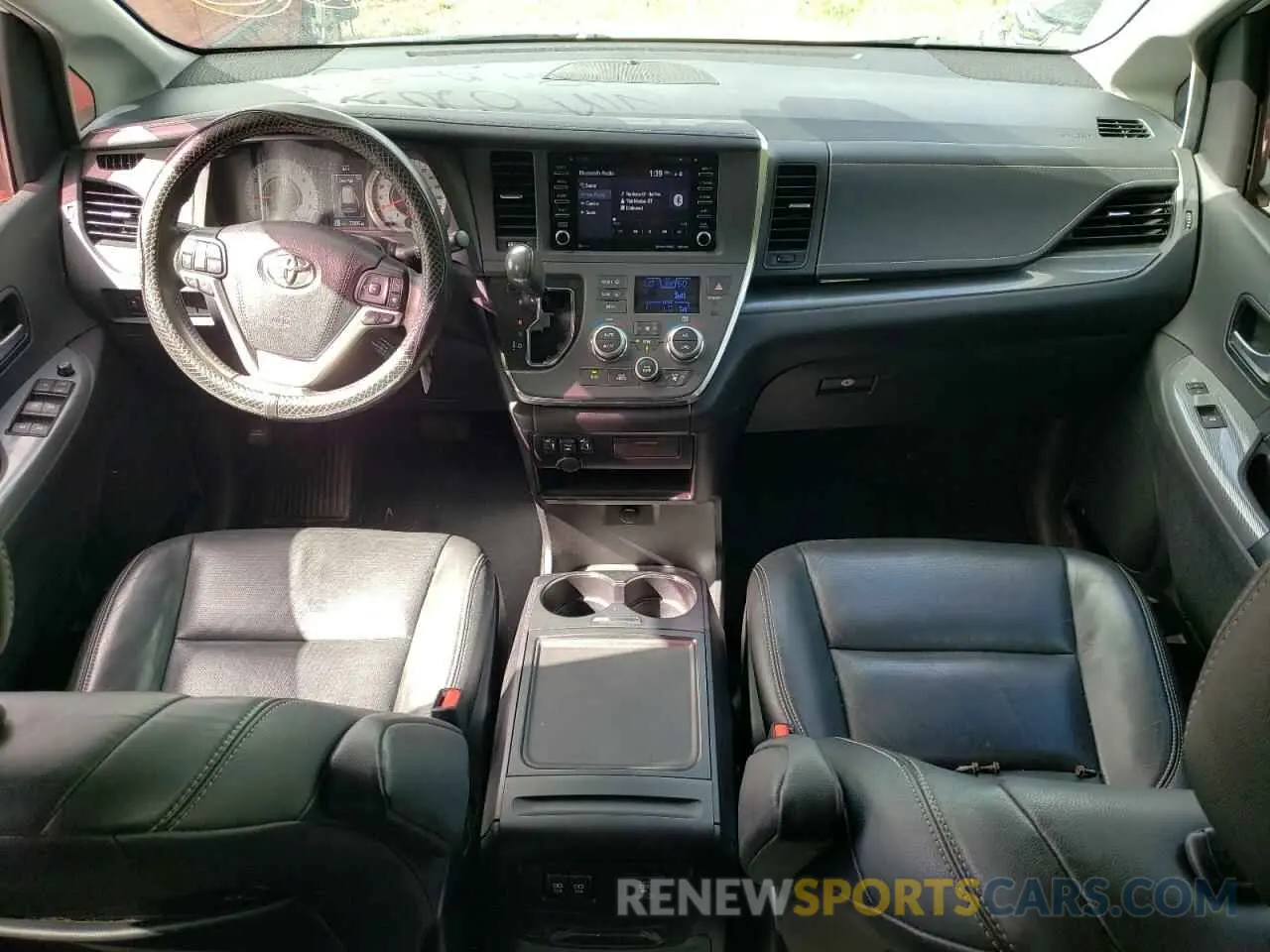 8 Photograph of a damaged car 5TDXZ3DCXKS020380 TOYOTA SIENNA 2019