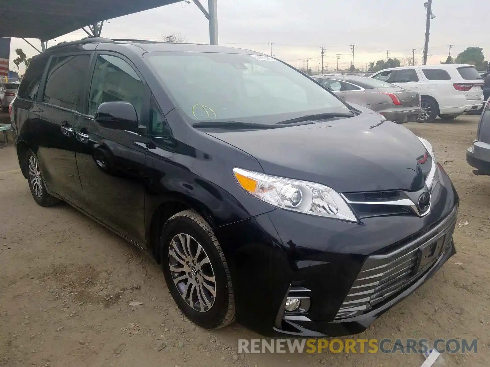 1 Photograph of a damaged car 5TDYZ3DC0KS013121 TOYOTA SIENNA 2019