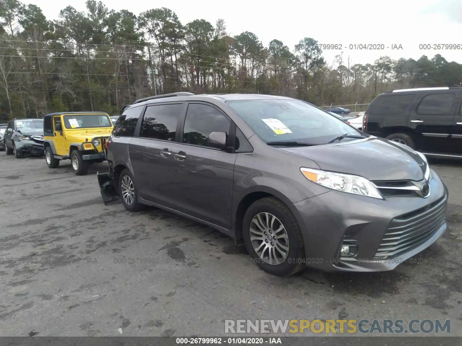 1 Photograph of a damaged car 5TDYZ3DC0KS018268 TOYOTA SIENNA 2019