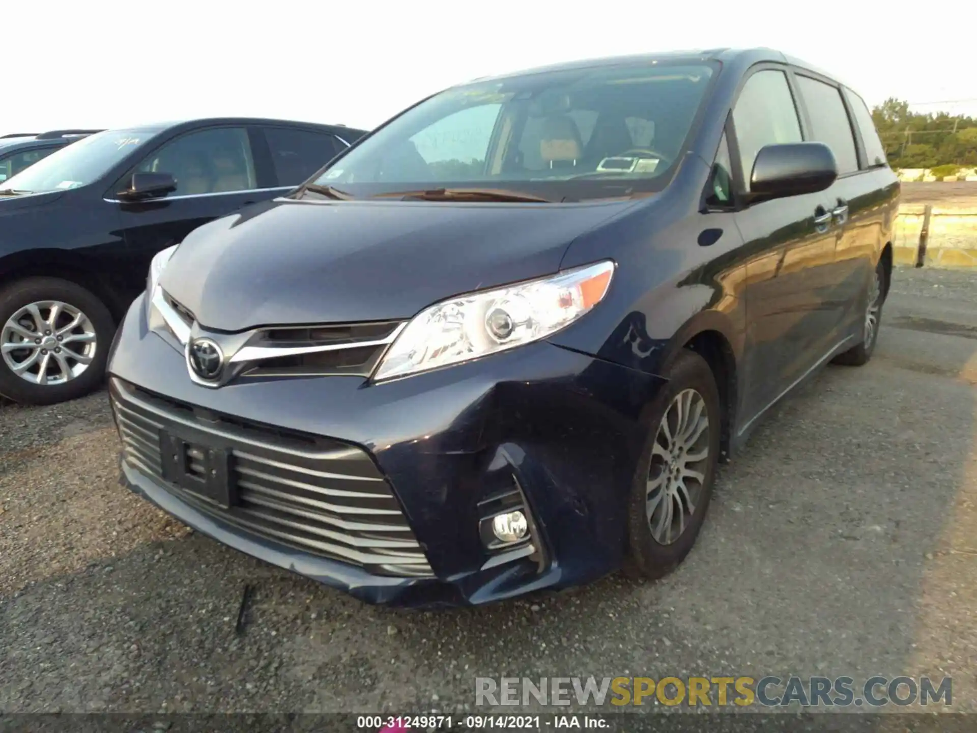 6 Photograph of a damaged car 5TDYZ3DC0KS019467 TOYOTA SIENNA 2019