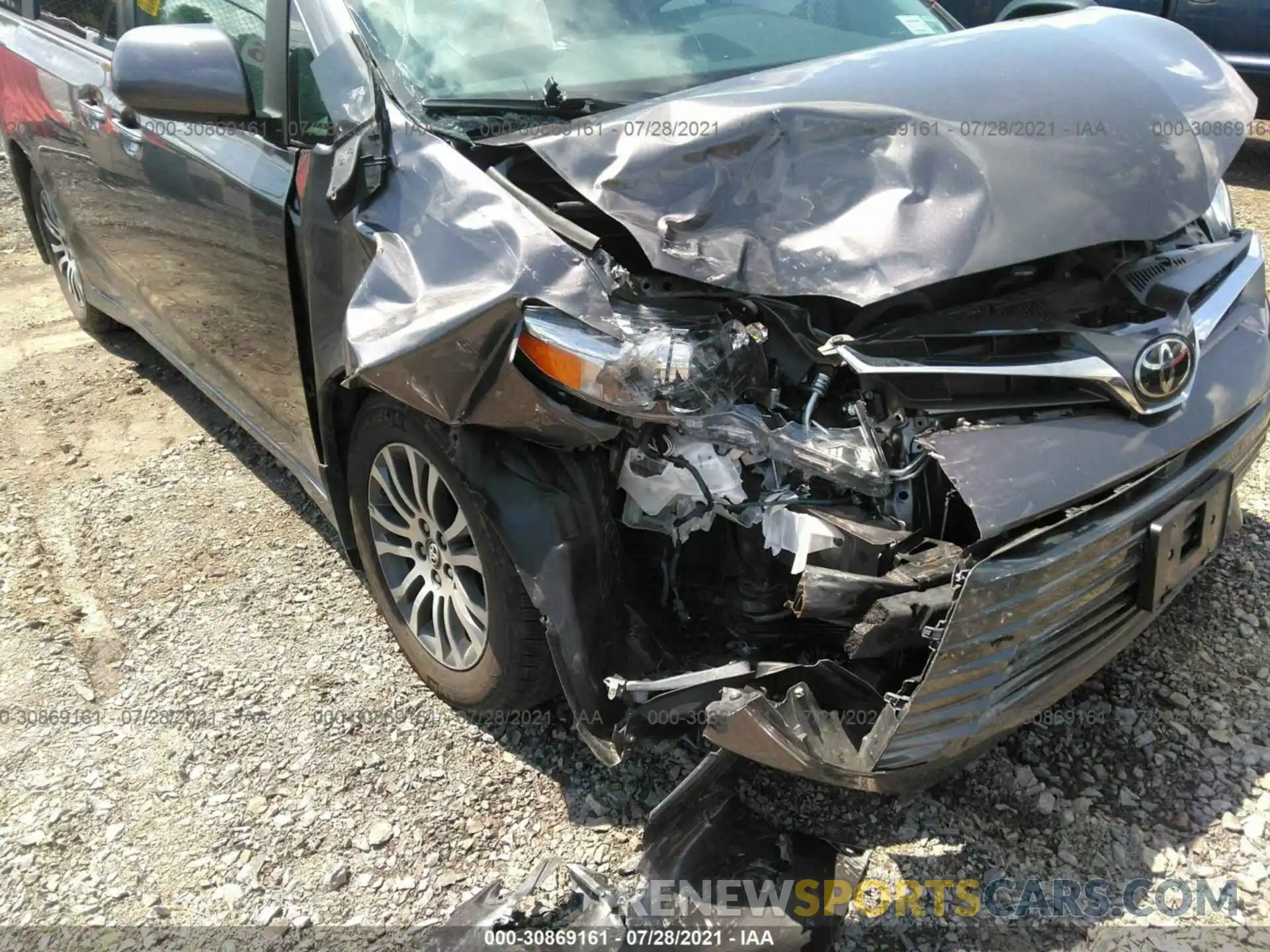 6 Photograph of a damaged car 5TDYZ3DC0KS985740 TOYOTA SIENNA 2019