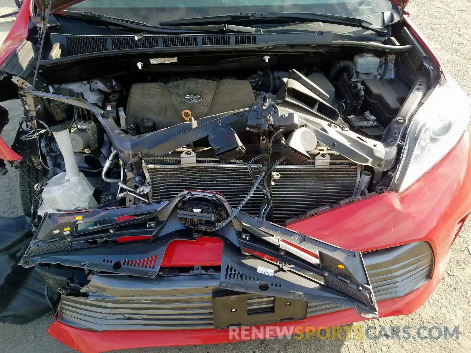 7 Photograph of a damaged car 5TDYZ3DC0KS994244 TOYOTA SIENNA 2019