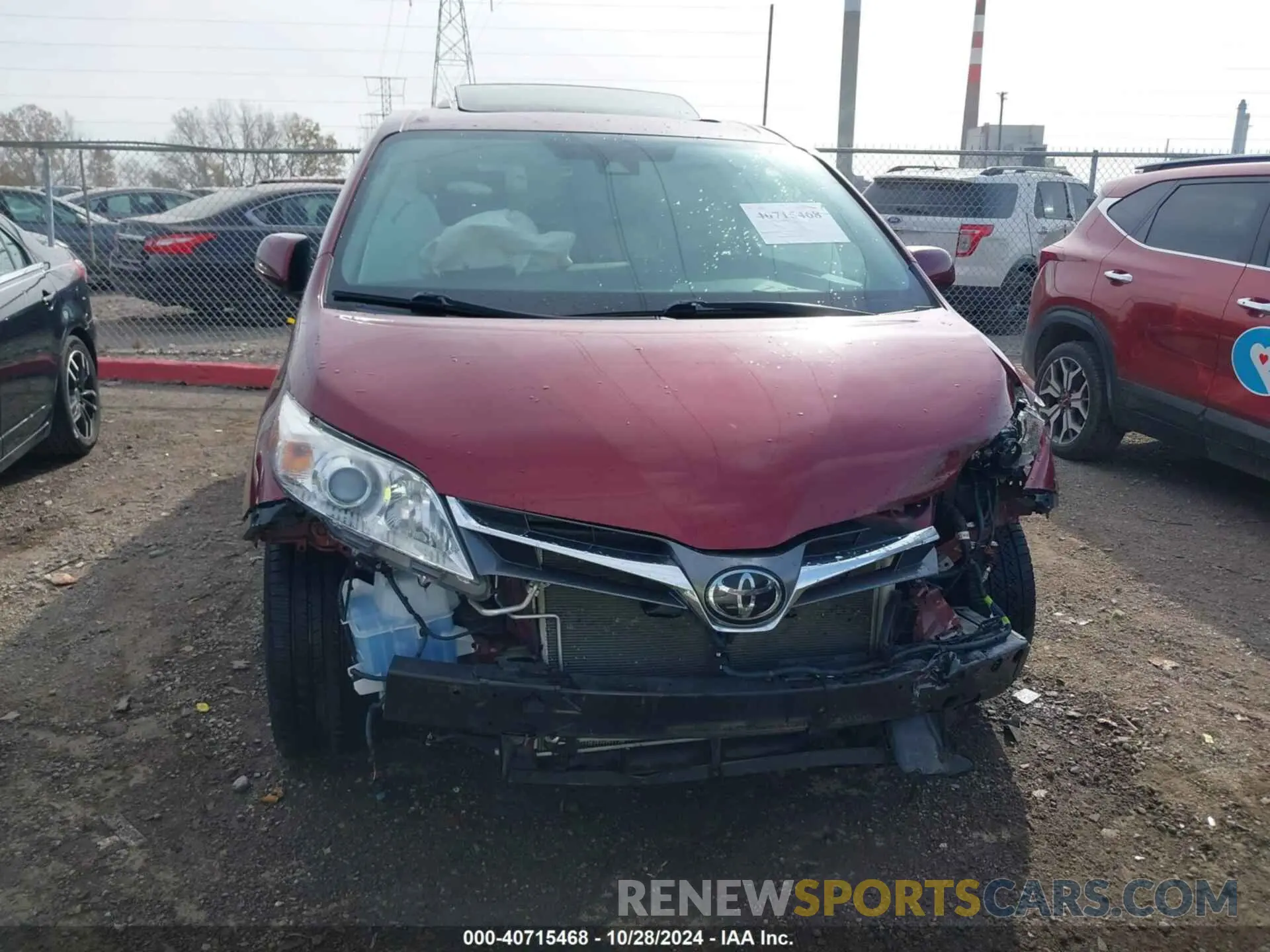 12 Photograph of a damaged car 5TDYZ3DC1KS005299 TOYOTA SIENNA 2019