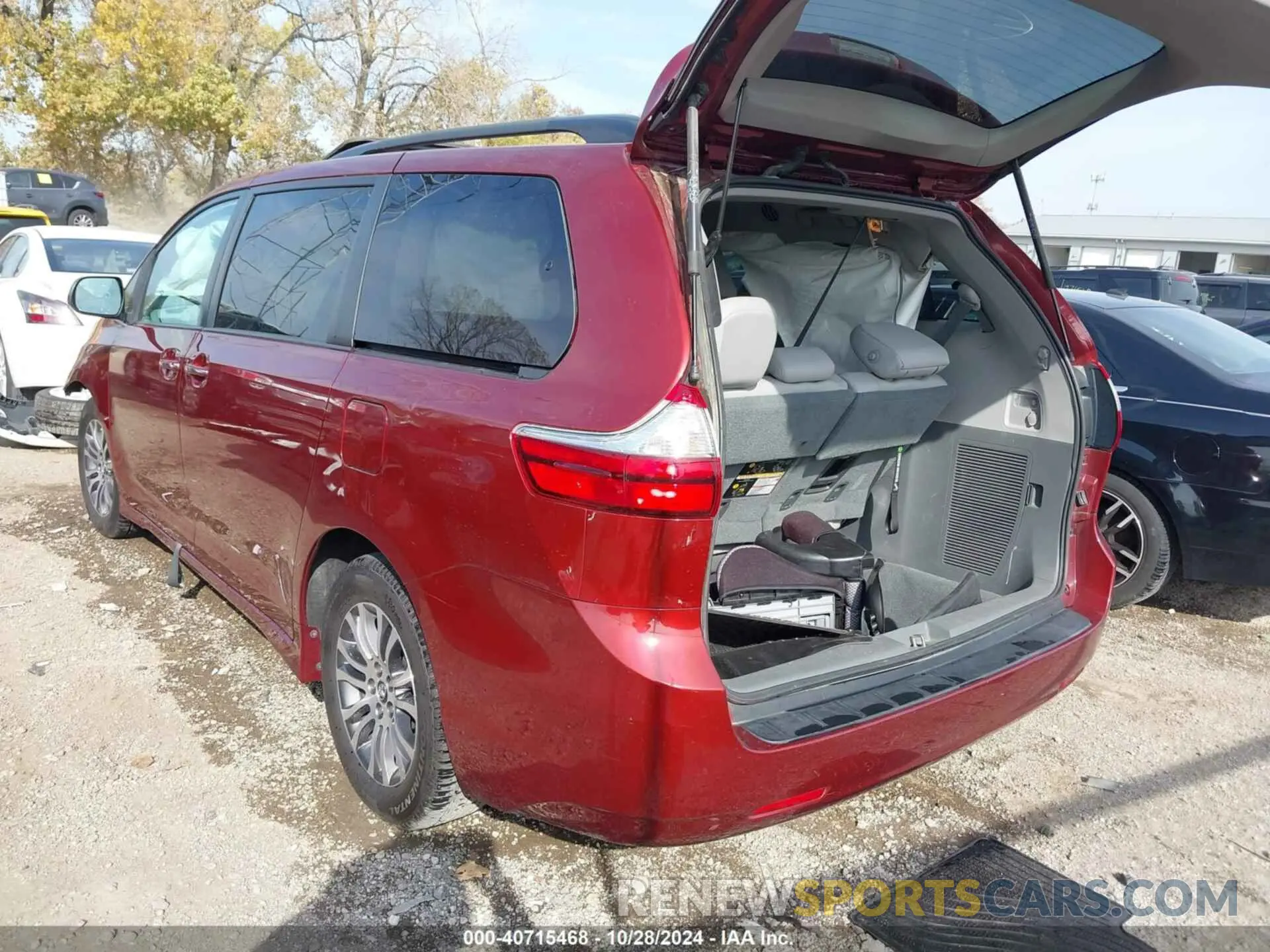 3 Photograph of a damaged car 5TDYZ3DC1KS005299 TOYOTA SIENNA 2019