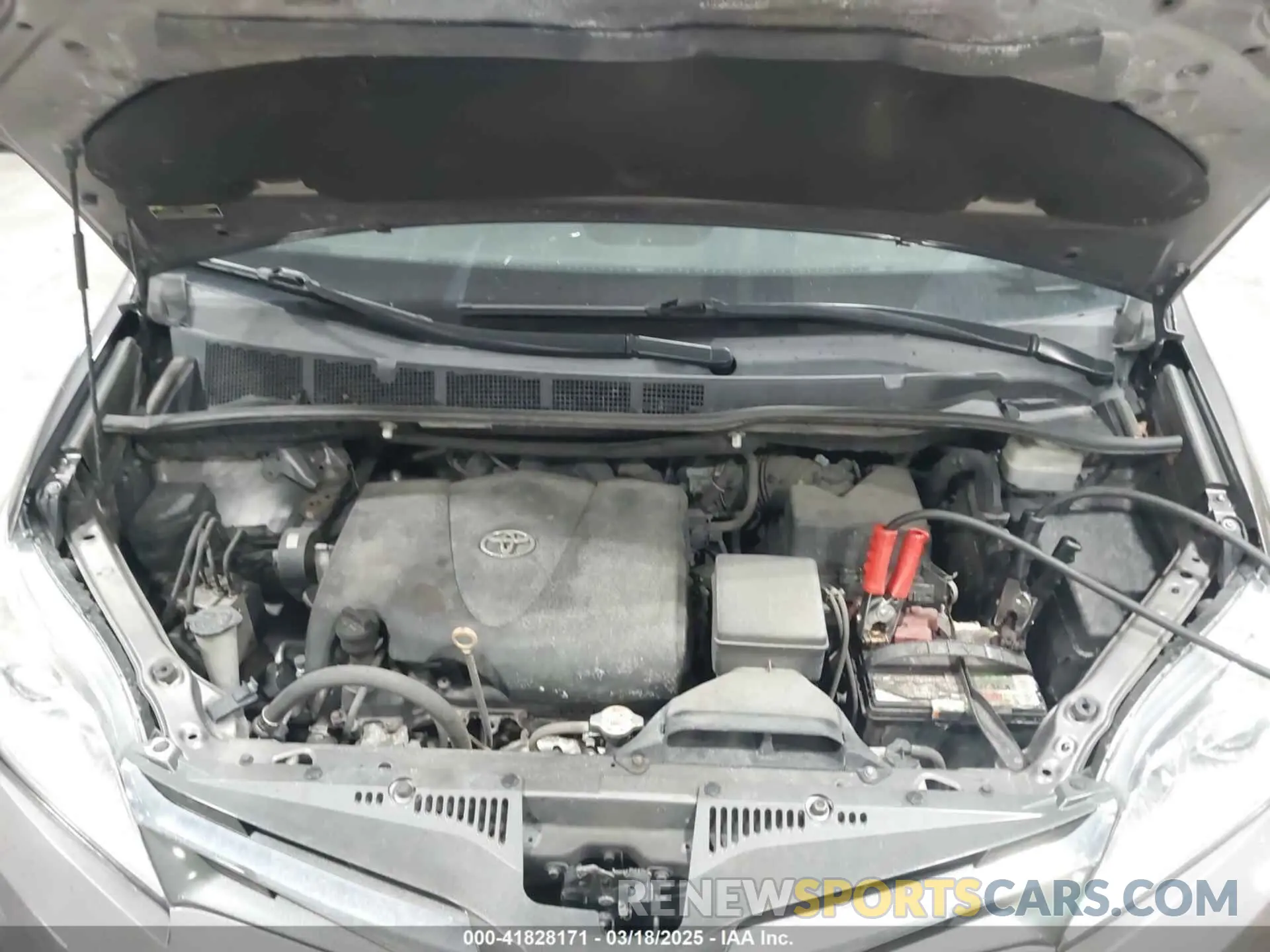 10 Photograph of a damaged car 5TDYZ3DC1KS016206 TOYOTA SIENNA 2019