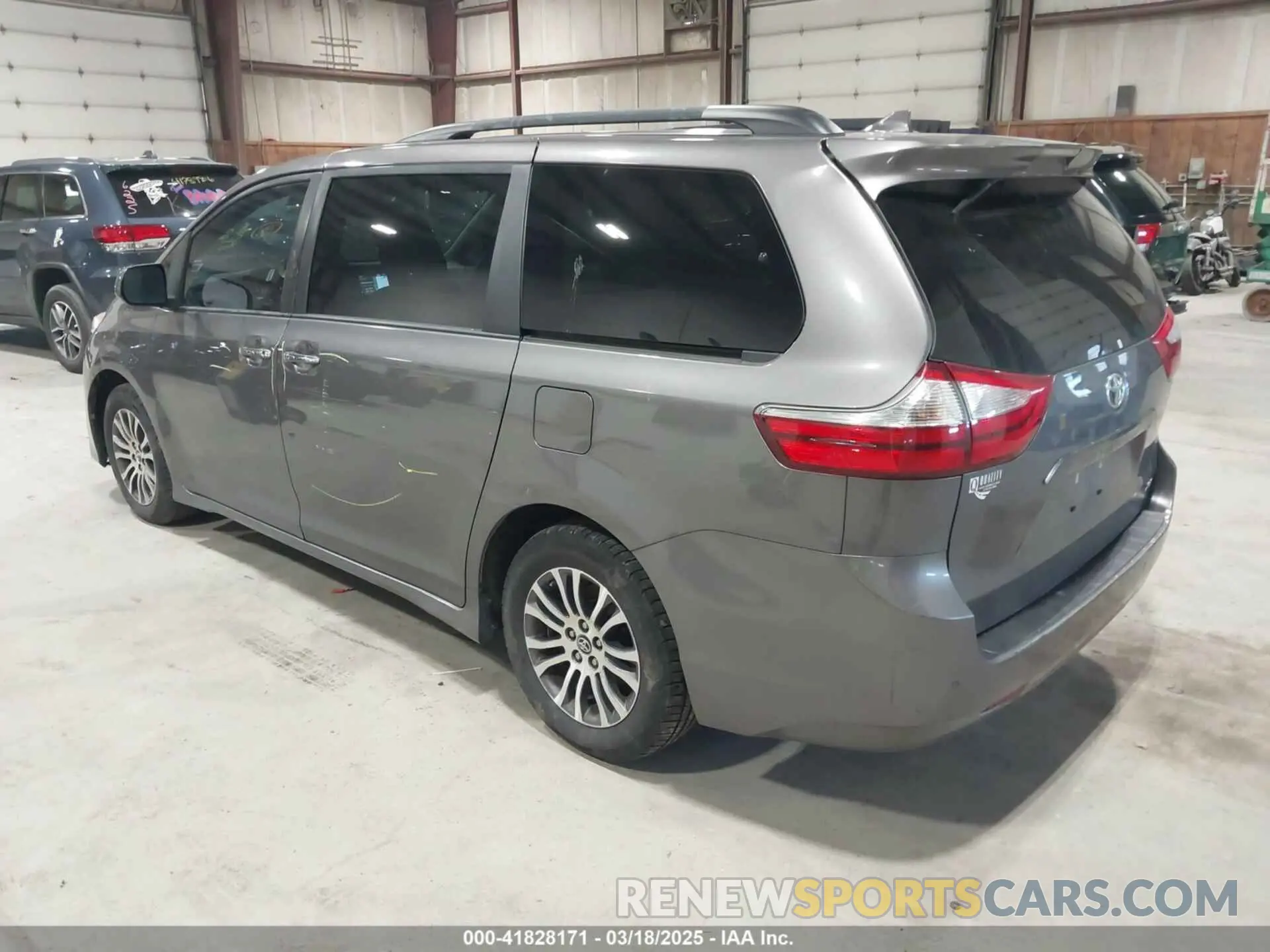 3 Photograph of a damaged car 5TDYZ3DC1KS016206 TOYOTA SIENNA 2019