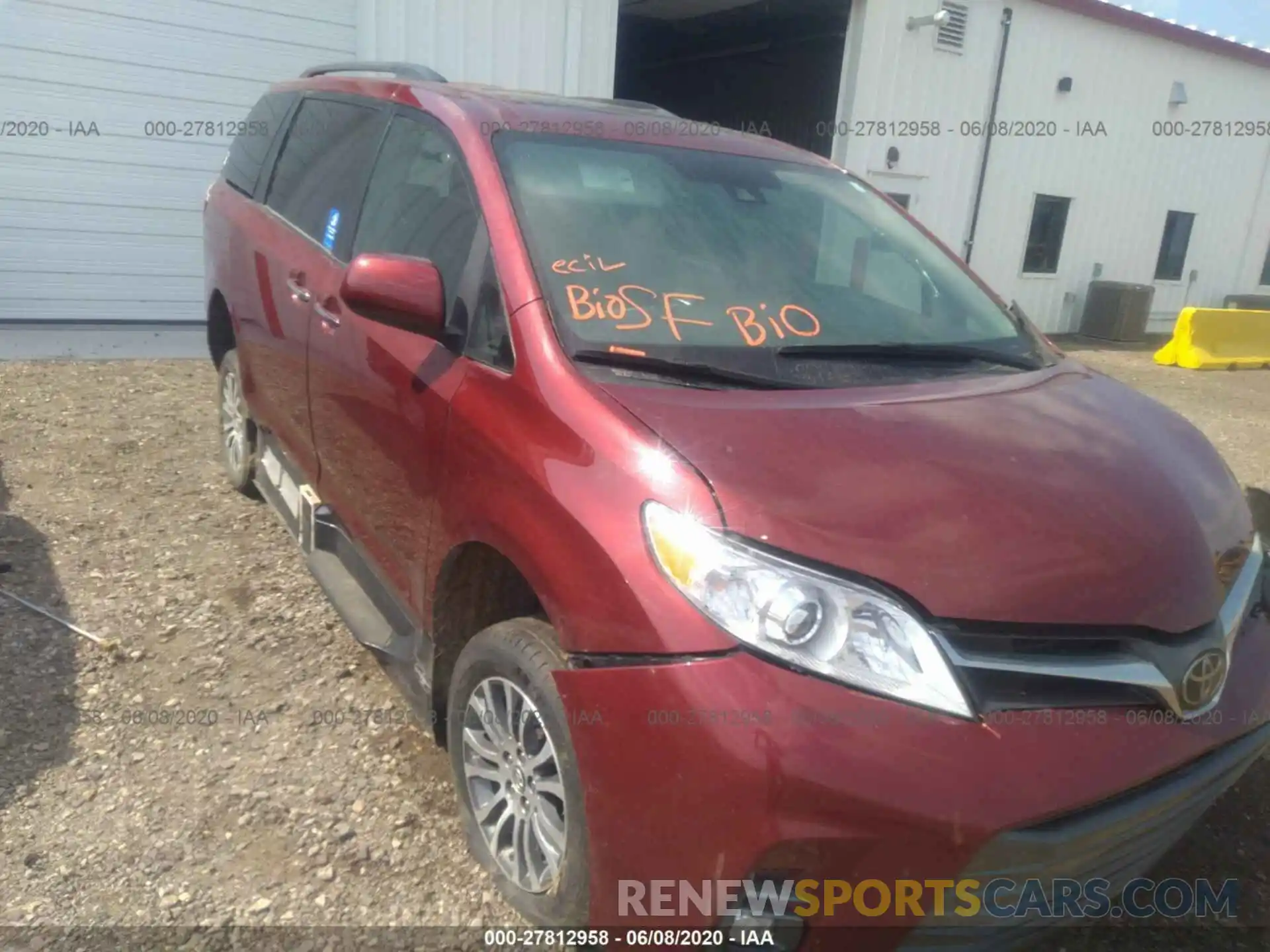 1 Photograph of a damaged car 5TDYZ3DC1KS971703 TOYOTA SIENNA 2019