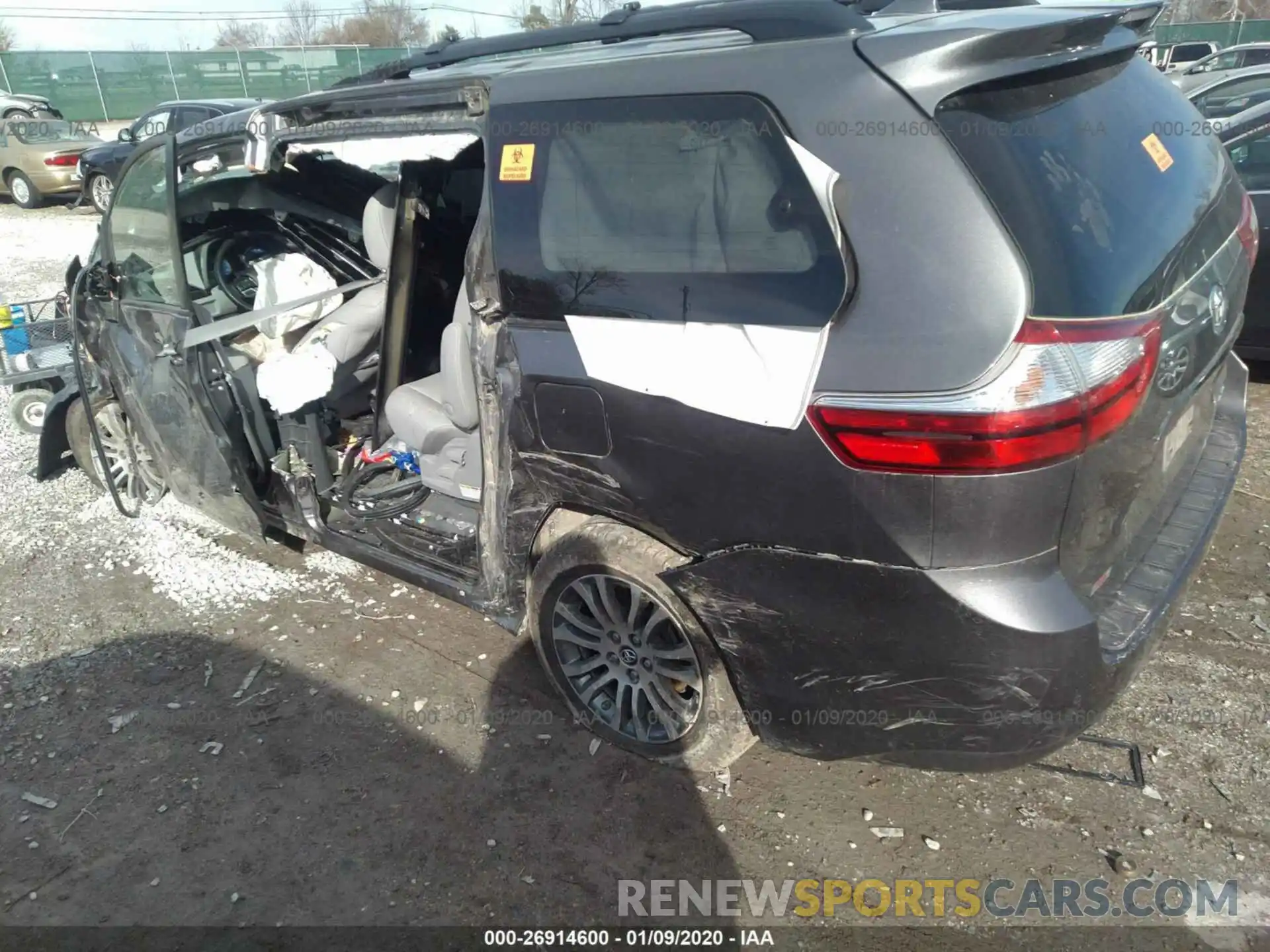 3 Photograph of a damaged car 5TDYZ3DC1KS983706 TOYOTA SIENNA 2019