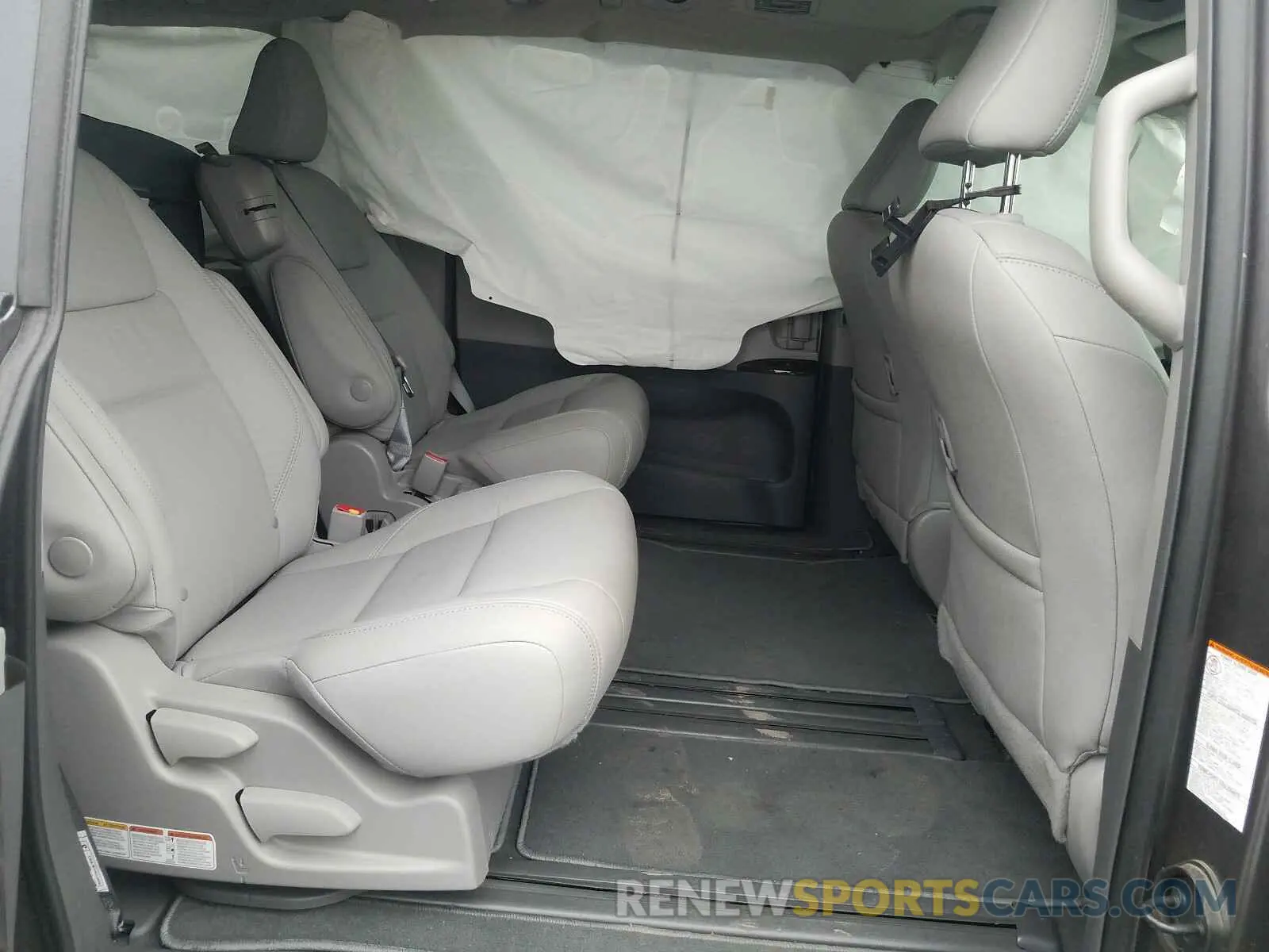 6 Photograph of a damaged car 5TDYZ3DC1KS984841 TOYOTA SIENNA 2019