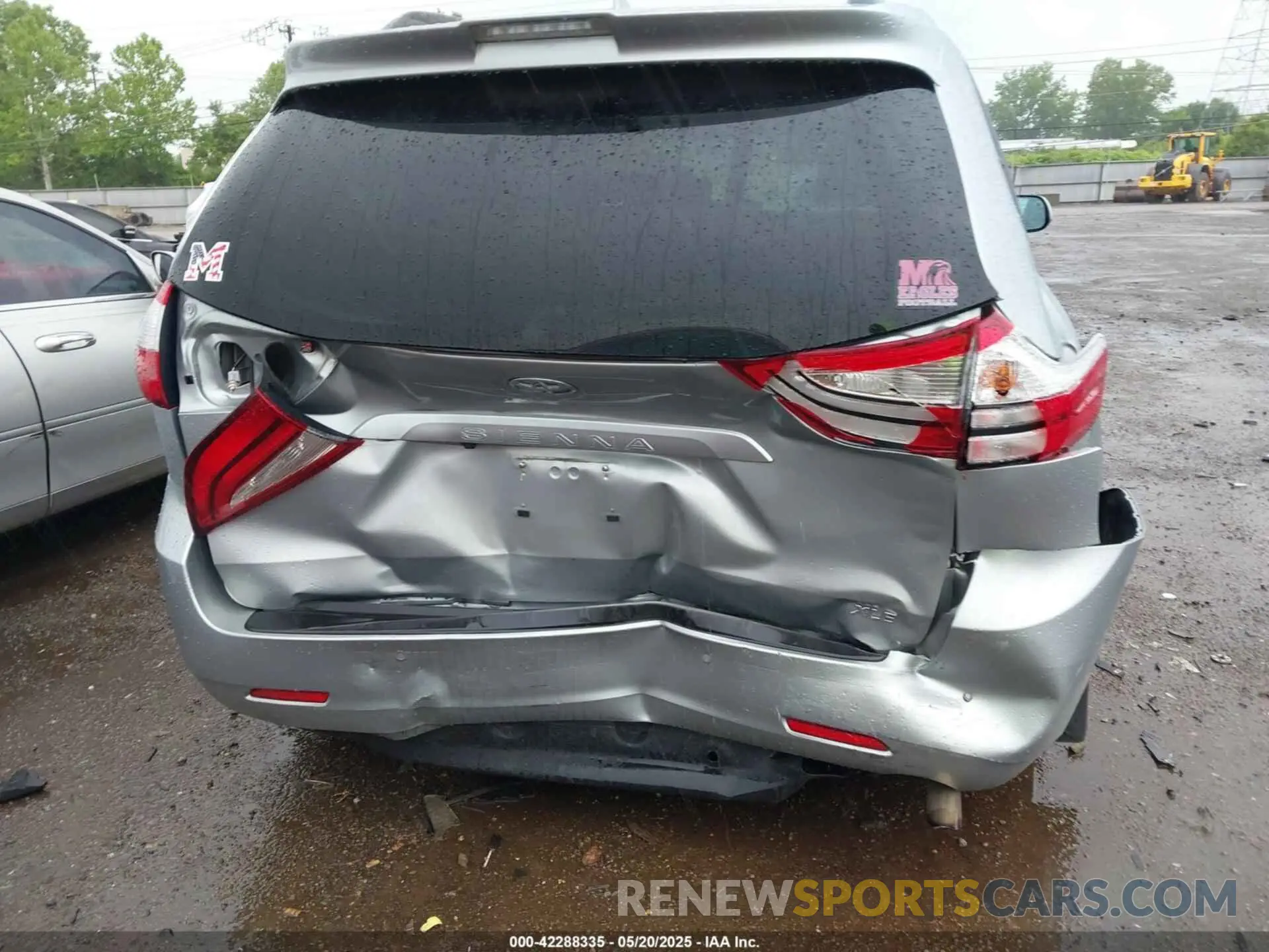 6 Photograph of a damaged car 5TDYZ3DC2KS018742 TOYOTA SIENNA 2019
