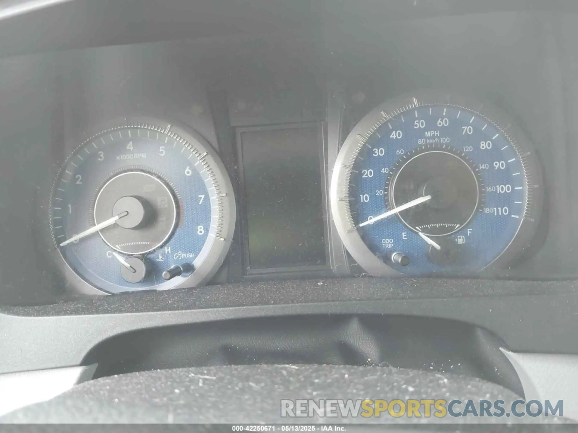 7 Photograph of a damaged car 5TDYZ3DC2KS976344 TOYOTA SIENNA 2019