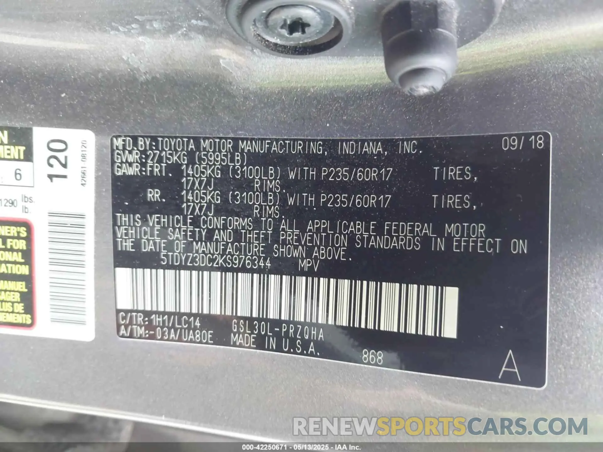 9 Photograph of a damaged car 5TDYZ3DC2KS976344 TOYOTA SIENNA 2019