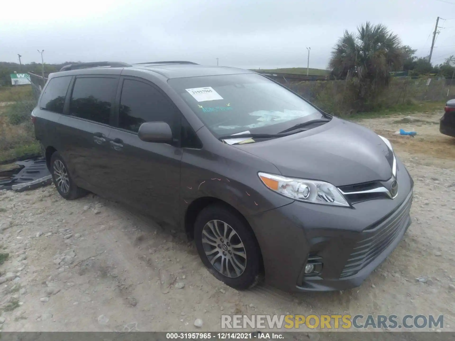 1 Photograph of a damaged car 5TDYZ3DC2KS980118 TOYOTA SIENNA 2019