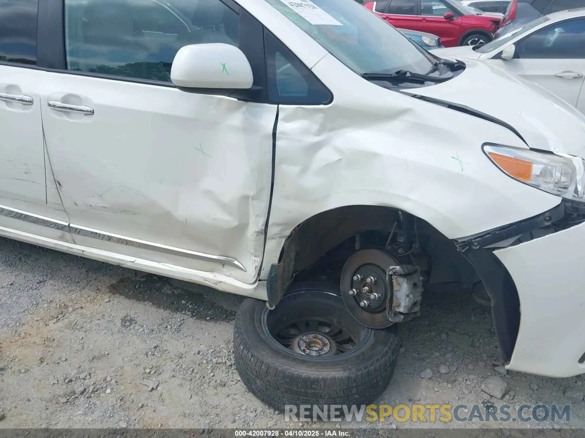 6 Photograph of a damaged car 5TDYZ3DC3KS970200 TOYOTA SIENNA 2019