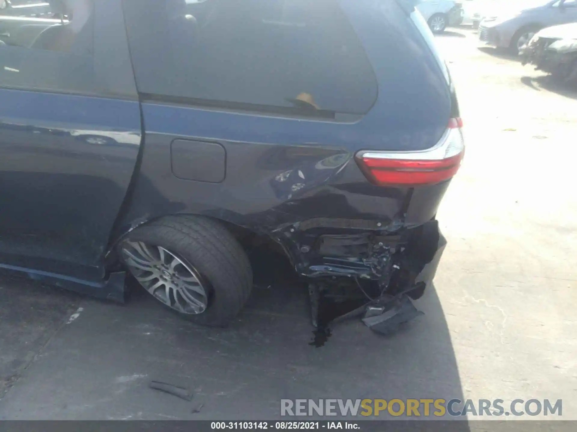 6 Photograph of a damaged car 5TDYZ3DC3KS987515 TOYOTA SIENNA 2019