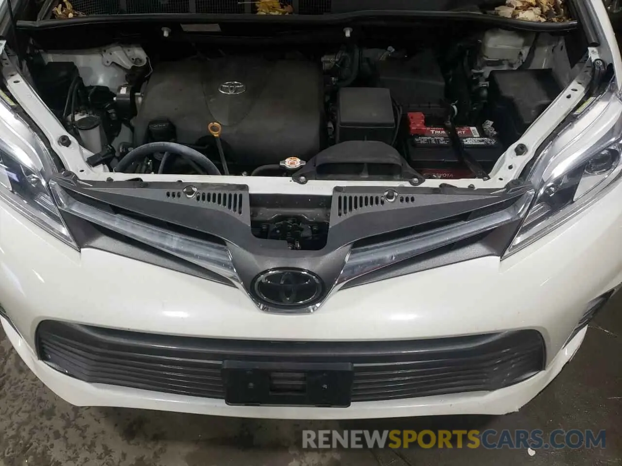 7 Photograph of a damaged car 5TDYZ3DC4KS015471 TOYOTA SIENNA 2019