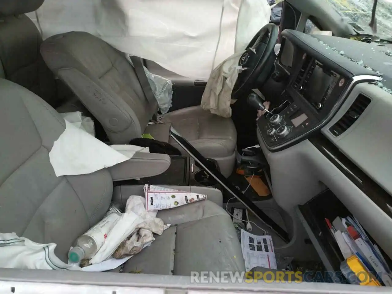 5 Photograph of a damaged car 5TDYZ3DC4KS017687 TOYOTA SIENNA 2019