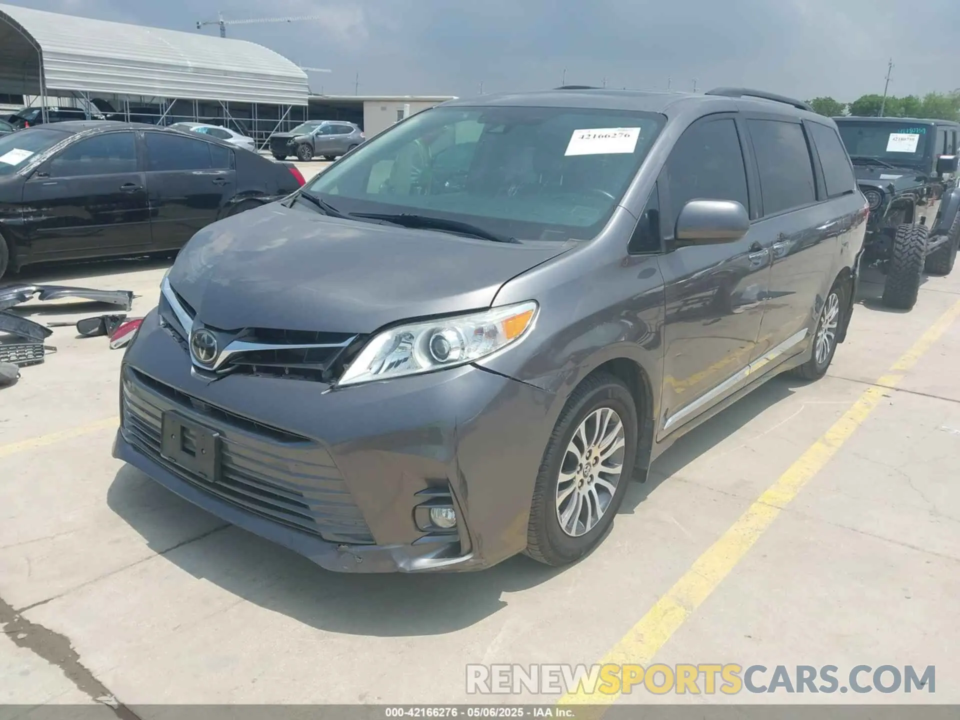 2 Photograph of a damaged car 5TDYZ3DC4KS970576 TOYOTA SIENNA 2019