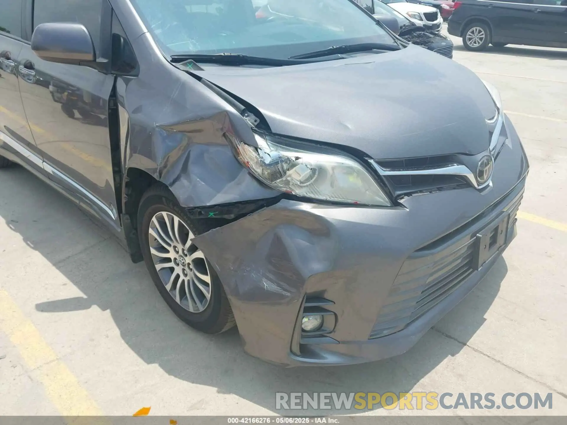 6 Photograph of a damaged car 5TDYZ3DC4KS970576 TOYOTA SIENNA 2019