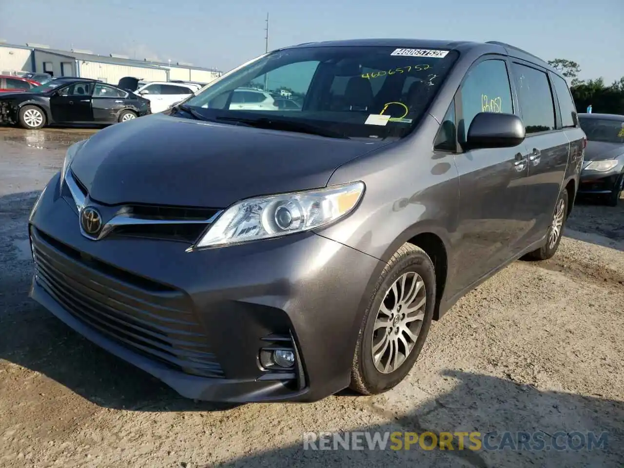 2 Photograph of a damaged car 5TDYZ3DC4KS984588 TOYOTA SIENNA 2019